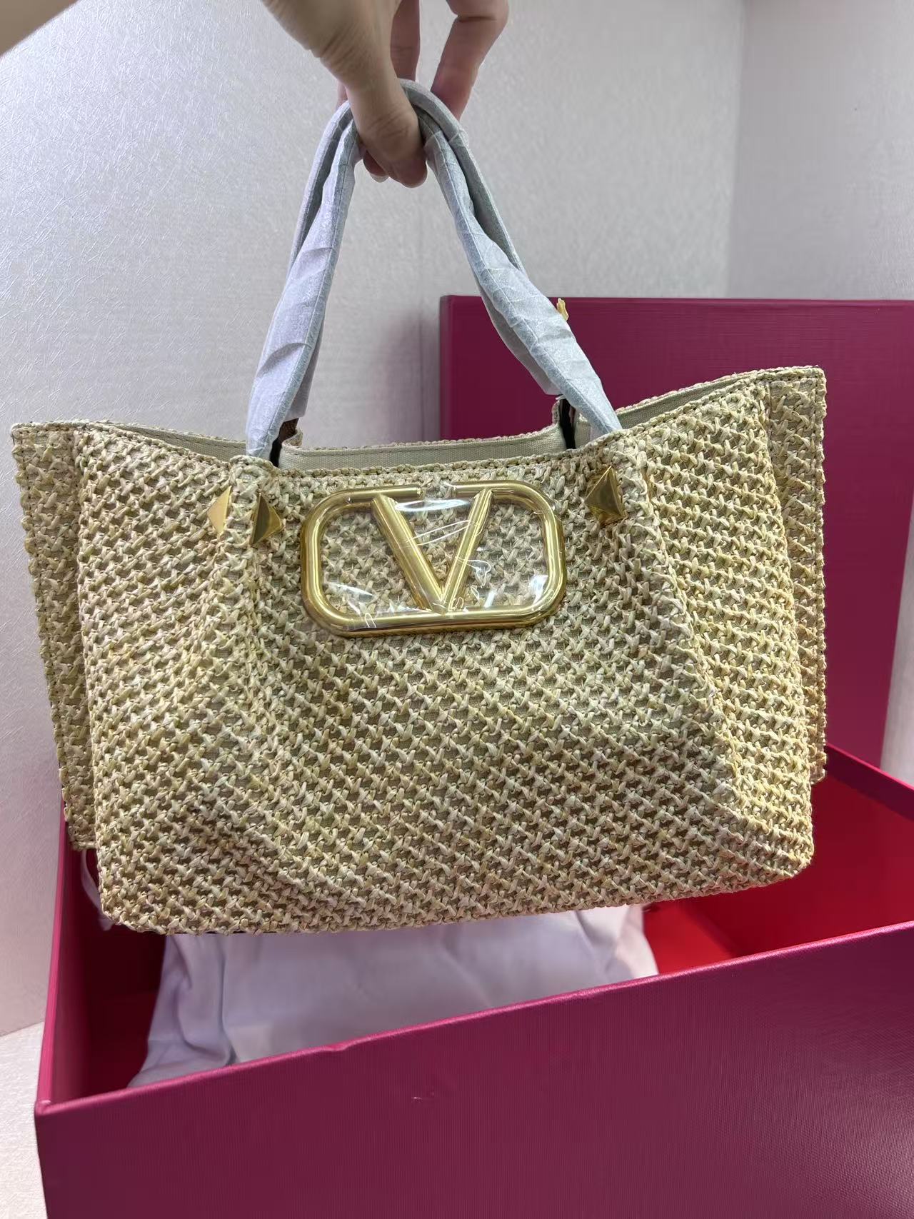 Valentino Raffia Tote Bag with Leather Accents - Summer Essential 3 i1754722416054 2004 0 2