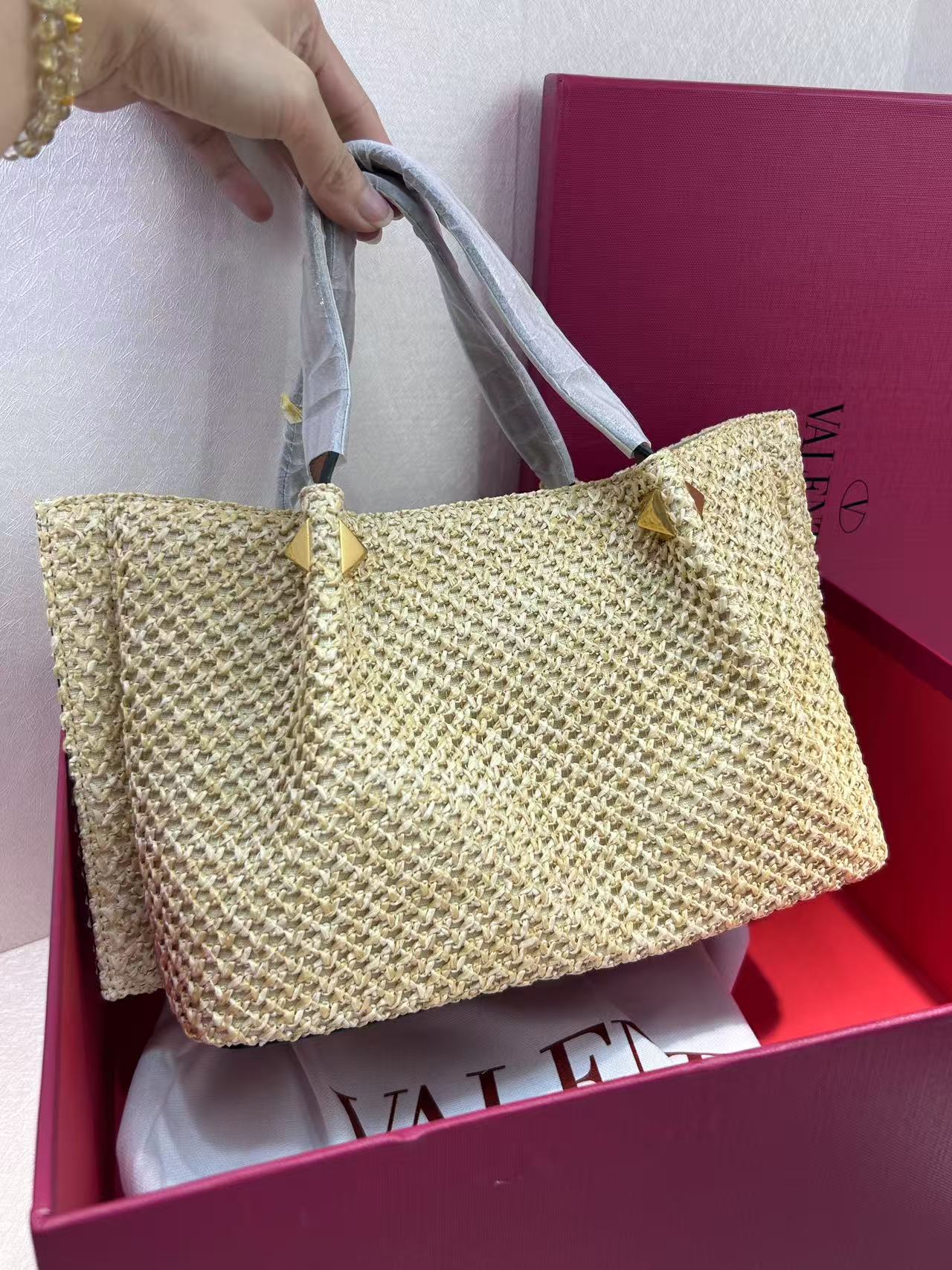 Valentino Raffia Tote Bag with Leather Accents - Summer Essential 5 i1754722416054 5194 0 4