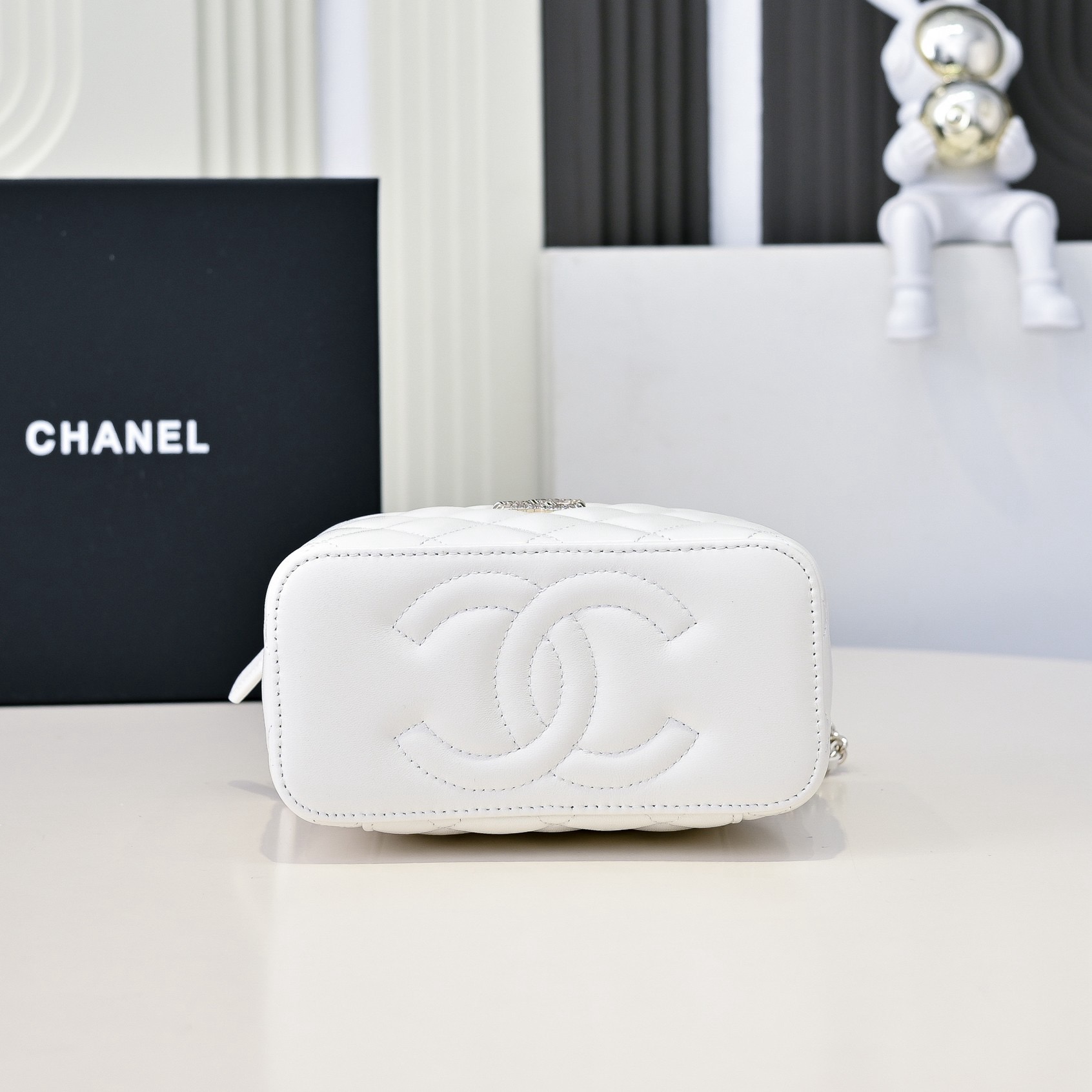 Chanel 24B Limited Edition Diamond Handle Vanity Bag, Lambskin Crossbody 5 i1754872563067 8408 0 3