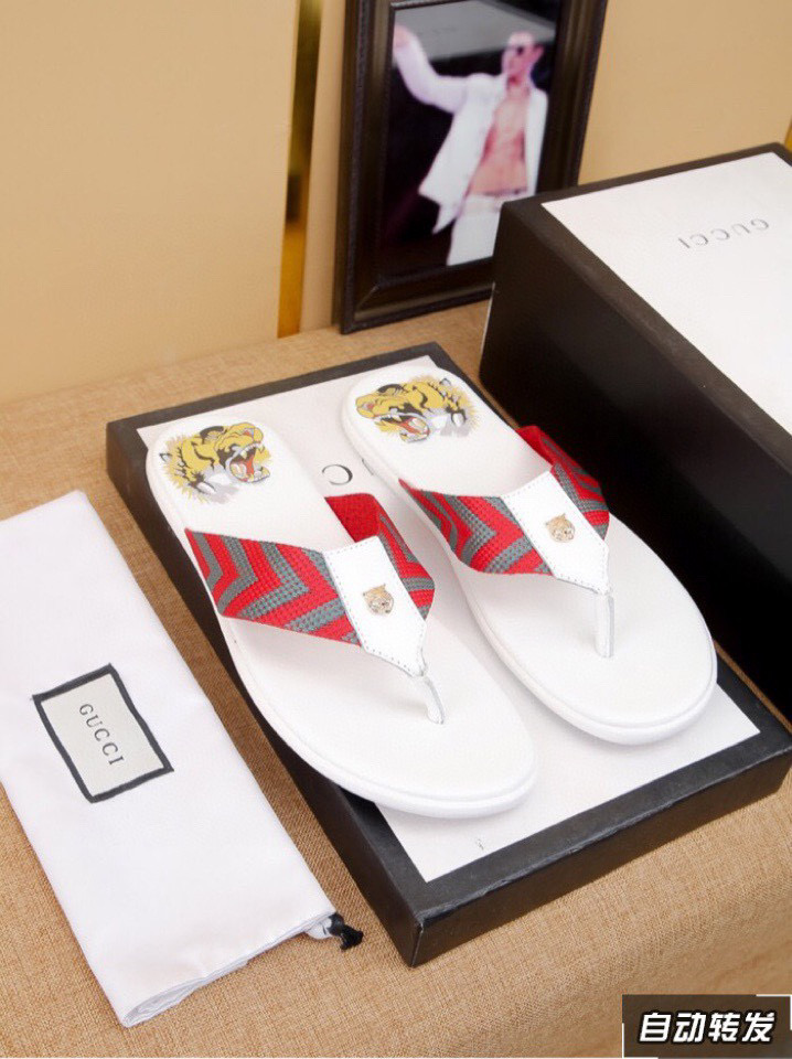 NO:274605,New model is on the market [Guqi slippers] high-end 1:1 mold customization, original upgraded version of the outsole, lighter and non-slip. The top quality of the market, fashion is trendy, versatile and hot, simple and tasteful, must-have for trendy people, exuding a fashionable and casual atmosphere, fashion is right under your feet, full of confidence, the same spring and summer slippers in the counter are coming, it is super beautiful to wear, 38-44 2 This color is optional, slippers19860909新款上市【 古奇拖鞋】高端1:1开模定制,原版升级版大底,更轻便,防滑.市场顶级品质,,时尚主打潮流,百搭爆款,简单不失品味,潮人必备,散发时尚休闲气息,时尚就在脚下,自信满满,专柜同款春夏季拖鞋的季节来了,穿起来超级唯美, ,38-44 2这色可选,,slippers,Men's shoes