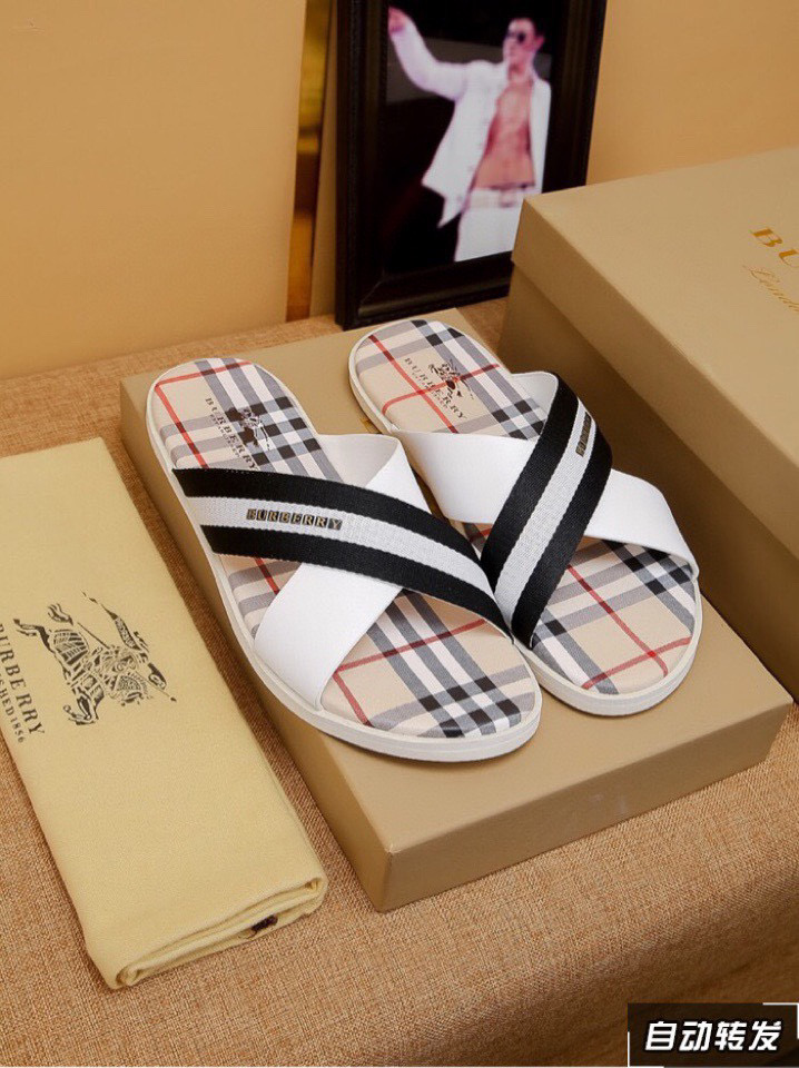 NO:274615,New model is on sale [Burberry Slippers] High-end 1:1 mold customization, original upgraded version, lighter and non-slip. Top quality in the market, fashion and trendy, versatile and hot, simple and tasteful, must-have for trendy people, exuding a fashionable and casual atmosphere, fashion is right under your feet, full of confidence, the same spring and summer slippers in the counter are coming, it is super beautiful to wear, 38-44 2 This color is available, burberry, slippers19860909新款上市【 巴宝莉 拖鞋】高端1:1开模定制,原版升级版大底,更轻便,防滑.市场顶级品质,,时尚主打潮流,百搭爆款,简单不失品味,潮人必备,散发时尚休闲气息,时尚就在脚下,自信满满,专柜同款春夏季拖鞋的季节来了,穿起来超级唯美, ,38-44 2这色可选,,burberry,slippers,Men's shoes