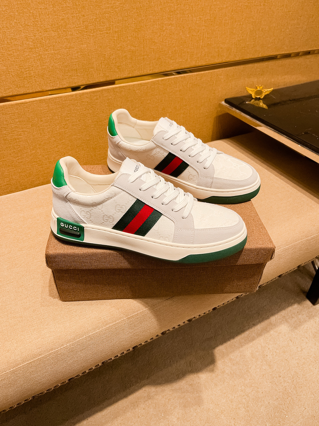 NO:276348,.【Guqi】 High-end men's shoes brand Official website 11's latest masterpiece upper is made of Italian imported cowhide with comfortable and breathable inner original non-slip and wear-resistant outsole, making walking more convenient and comfortable!  Exclusive new style, amazing work, beautiful 11 ​​replica [color] compared to the official quality!  Create a fashionable personality to set off your uniqueness!  Must-have for trendy men! Classic size: 38-44 Color Multi-color available.,,cowhide19860909.【 古奇】 男鞋高端品牌 官网11最新力作鞋面采用意大利进口头层牛皮搭配舒适透气内里原版防滑耐磨大底制作,让行走更加便捷舒适！独家新款,惊世之作,与官方的质量相比美的11复刻[色]！打造时尚个性衬托你的与众不同！潮男必备!经典尺码:38-44 颜色 多色可选.,,cowhide,Men's shoes