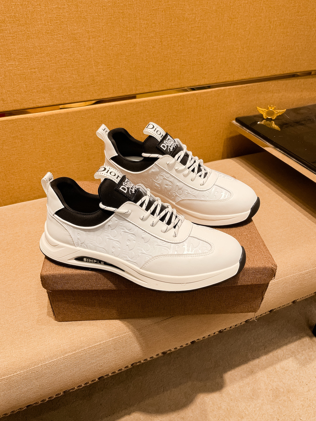 NO:354812,[Dio] High-end Men's Shoes Brand Official Website 11's latest masterpiece upper is made of Italian imported cowhide original special technology fabric with original comfortable breathable inner lining original designated anti-slip sole making walking more convenient and comfortable!  Exclusive new style, amazing work, beautiful 11 ​​replica [color] compared to the official quality!  Create a fashionable personality to set off your uniqueness!  A must-have for trendy men!, Size: 38-44. Color. 1 color available, dior, cowhide19860909【 迪奥】男鞋高端品牌 官网11最新力作鞋面采用意大利进口头层牛皮官网原版专用科技布面料搭配原版舒适透气内里原版指定防滑大底制作让行走更加便捷舒适！独家新款,惊世之作,与官方的质量相比美的11复刻[色]！打造时尚个性衬托你的与众不同！潮男必备! ,尺码:38－44.颜色.1色可选,,dior,cowhide,Men's shoes