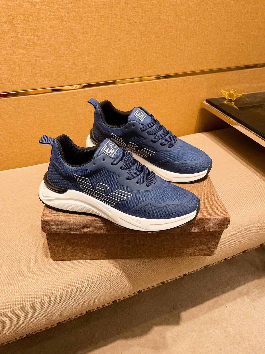 NO:284476,[Armani] High-end Men's Shoes Brand Official Website 11's latest masterpiece upper is made of Italian official website original special technology fabric with original comfortable breathable inner lining original designated anti-slip sole making walking more convenient and comfortable!  Exclusive new style, amazing work, beautiful 11 ​​replica [color] compared to the official quality!  Create a fashionable personality to set off your uniqueness!  Must-have for trendy men!, Size: 38-44. Color. Multi-color is available, Armani19860909【阿玛尼】男鞋高端品牌 官网11最新力作鞋面采用意大利官网原版专用科技布面料搭配原版舒适透气内里原版指定防滑大底制作让行走更加便捷舒适！独家新款,惊世之作,与官方的质量相比美的11复刻[色]！打造时尚个性衬托你的与众不同！潮男必备! ,尺码:38－44.颜色. 多色可选,,armani,Men's shoes