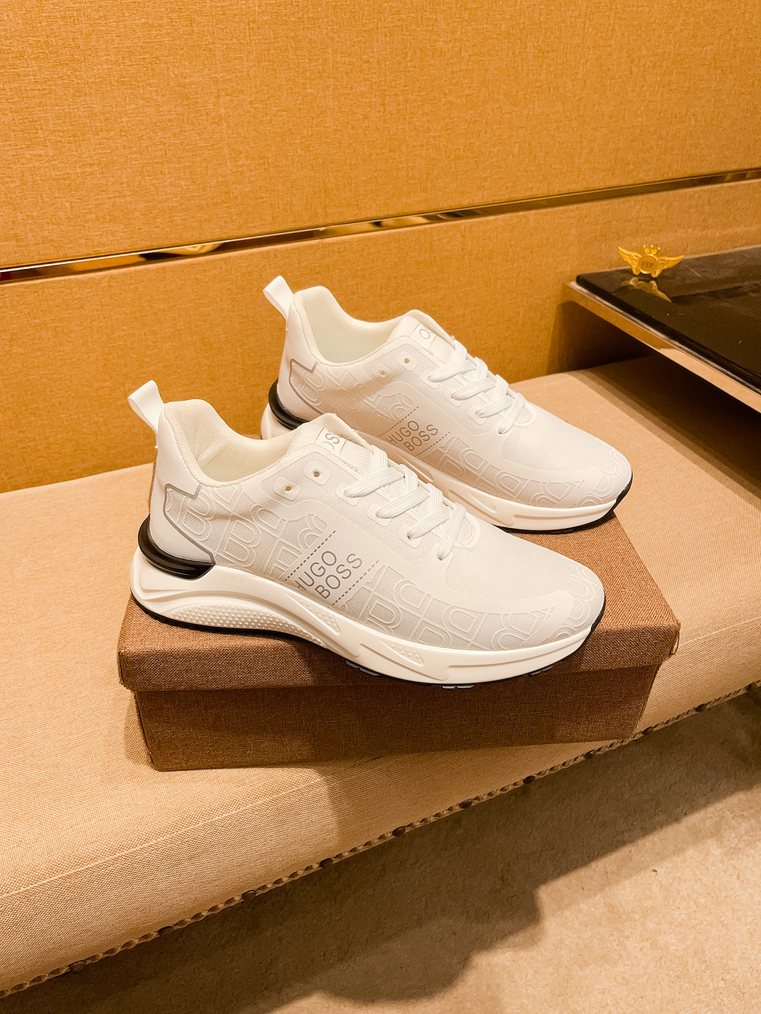 NO:284482,【BOSS】High-end brand of men's shoes. The latest masterpiece upper is made of Italian official website original special technology fabric with original comfortable breathable inner lining. The original designated anti-slip sole makes walking more convenient and comfortable!  Exclusive new style, amazing work, beautiful 11 ​​replica [color] compared to the official quality!  Create a fashionable personality to set off your uniqueness!  A must-have for trendy men!, Size: 38-44. Color. 1 color is available,19860909【BOSS】男鞋高端品牌 官网11最新力作鞋面采用意大利官网原版专用科技布面料搭配原版舒适透气内里原版指定防滑大底制作让行走更加便捷舒适！独家新款,惊世之作,与官方的质量相比美的11复刻[色]！打造时尚个性衬托你的与众不同！潮男必备! ,尺码:38－44.颜色. 1色可选,,Men's shoes