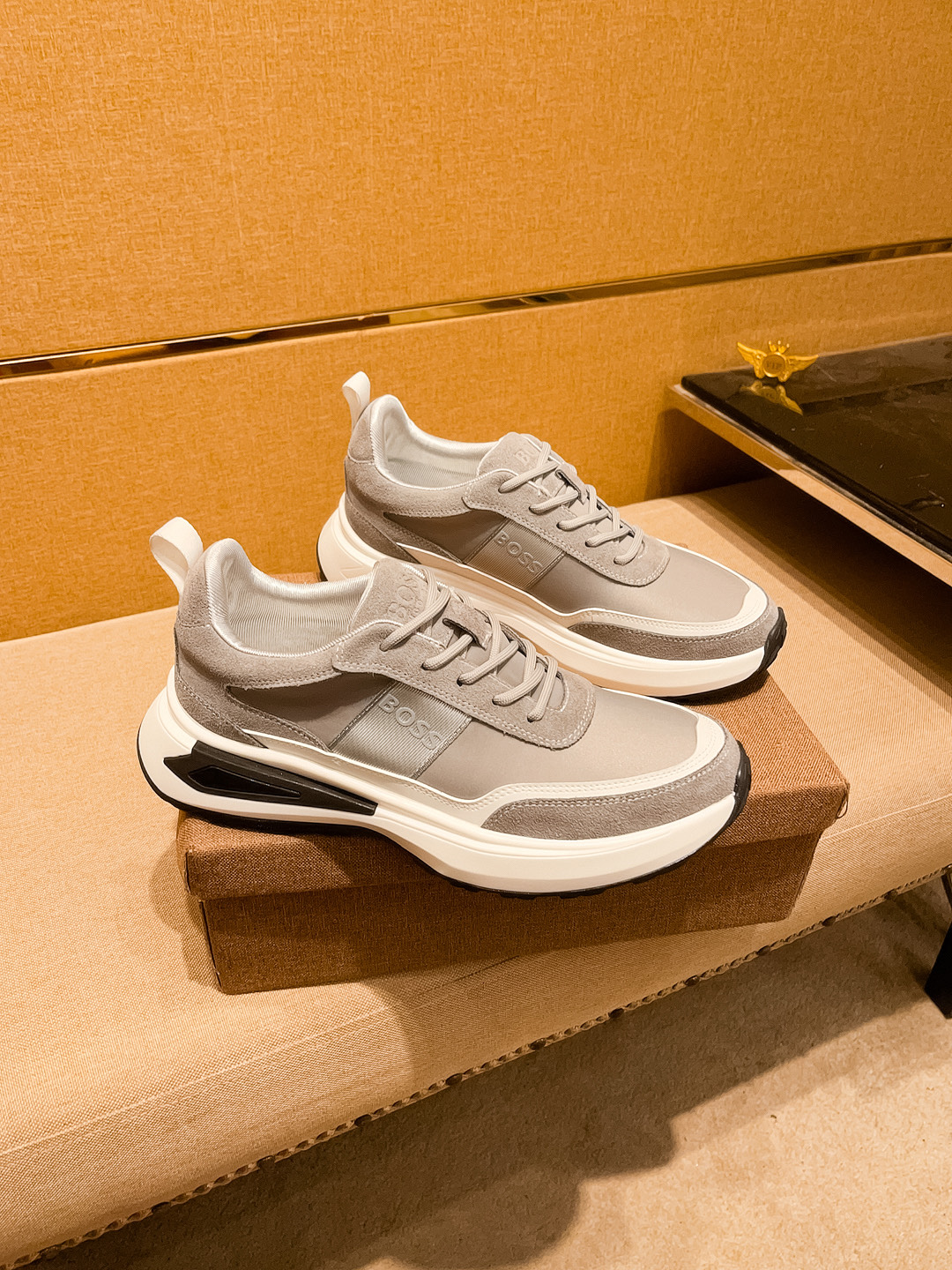 NO:354833,【BOSS】High-end brand of men's shoes. The latest masterpiece upper on the official website 11 is made of Italian imported cowhide with comfortable and breathable inner lining original non-slip and wear-resistant outsole, making walking more convenient and comfortable!  Exclusive new style, amazing work, beautiful 11 ​​replica [color] compared to the official quality!  Create a fashionable personality to set off your uniqueness!  Must-have for trendy men! Classic size: 38-44 Color 1 color available, cowhide19860909【BOSS】男鞋高端品牌 官网11最新力作鞋面采用意大利进口头层牛皮搭配舒适透气内里原版防滑耐磨大底制作,让行走更加便捷舒适！独家新款,惊世之作,与官方的质量相比美的11复刻[色]！打造时尚个性衬托你的与众不同！潮男必备!经典尺码:38-44 颜色1色可选,,cowhide,Men's shoes