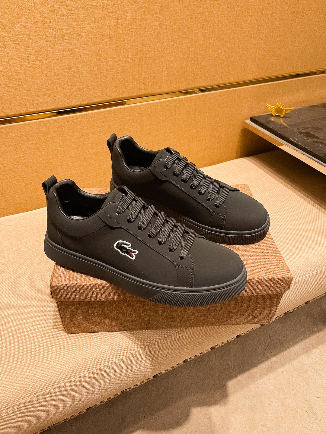 NO:358146,[Crocodile] High-end Men's Shoes Brand Official Website 11's latest masterpiece upper is made of Italian imported cowhide with comfortable and breathable inner original non-slip and wear-resistant outsole, making walking more convenient and comfortable!  Exclusive new style, amazing work, beautiful 11 ​​replica [color] compared to the official quality!  Create a fashionable personality to set off your uniqueness!  Must-have for trendy men! Classic size: 38-44 Multiple colors available., cowhide19860909【鳄鱼】男鞋高端品牌 官网11最新力作鞋面采用意大利进口头层牛皮搭配舒适透气内里原版防滑耐磨大底制作,让行走更加便捷舒适！独家新款,惊世之作,与官方的质量相比美的11复刻[色]！打造时尚个性衬托你的与众不同！潮男必备!经典尺码:38-44 颜色多 色可选.,,cowhide,Men's shoes