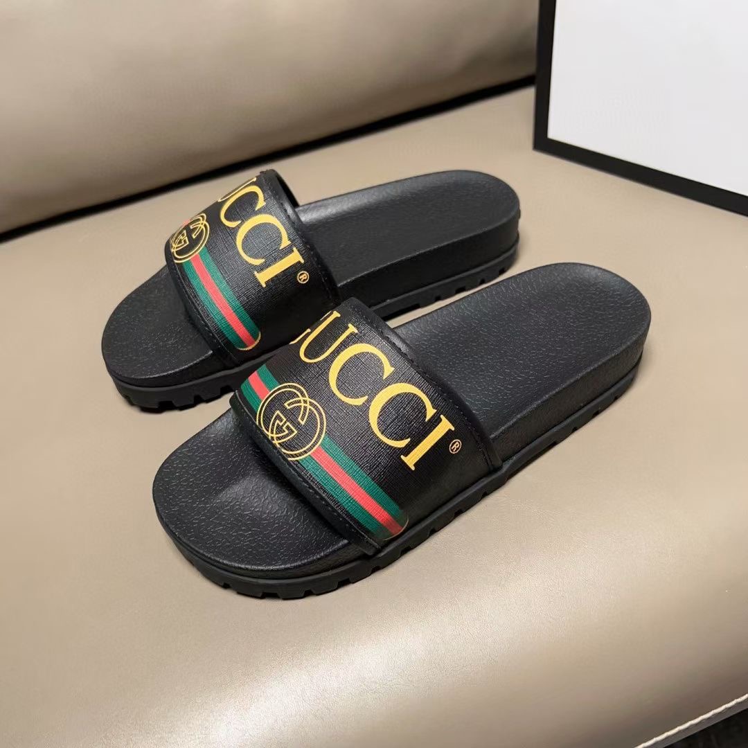 NO:348345,New model is on the market [Guqi Slippers] top layer cowhide high-end 1:1 mold customization, original upgraded version of the outsole, lighter and non-slip. Top quality in the market, fashion is trendy, versatile and hot, simple and tasteful, must-have for trendy people, exuding a fashionable and casual atmosphere, fashion is right under your feet, full of confidence, the same spring and summer slippers in the counter are coming, it is super beautiful to wear, 38-44 multi-color options, slippers, cowhide19860909新款上市【古奇 拖鞋】头层牛皮高端1:1开模定制,原版升级版大底,更轻便,防滑.市场顶级品质,,时尚主打潮流,百搭爆款,简单不失品味,潮人必备,散发时尚休闲气息,时尚就在脚下,自信满满,专柜同款春夏季拖鞋的季节来了,穿起来超级唯美, ,38-44多色可选,,slippers,cowhide,Men's shoes