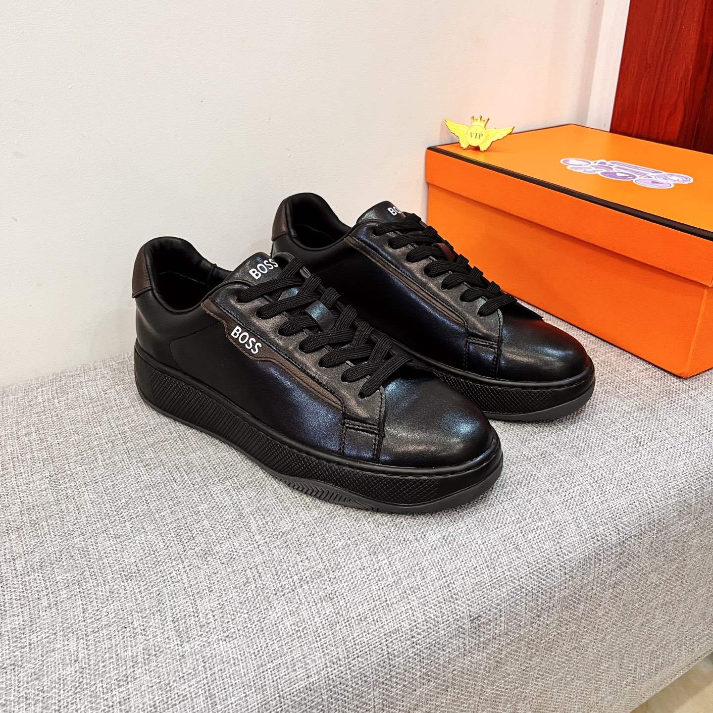 NO:745918,[BOSS] The latest masterpiece of the high-end men's shoe brand official website 11, the upper is made of first-layer cowhide imported from Italy with a comfortable and breathable lining and original non-slip and wear-resistant outsole, making walking more convenient and comfortable!  Exclusive new model, stunning work, Midea 11 replica [color] compared with official quality!  Create a fashionable personality to set off your uniqueness!  A must-have for trendy men! Classic sizes: 38-44 colors. Multiple colors available.,,cowhide19860909【 BOSS】 男鞋高端品牌 官网11最新力作鞋面采用意大利进口头层牛皮搭配舒适透气内里原版防滑耐磨大底制作,让行走更加便捷舒适！独家新款,惊世之作,与官方的质量相比美的11复刻[色]！打造时尚个性衬托你的与众不同！潮男必备!经典尺码:38-44 颜色 . 多 色可选.,,cowhide,Men's shoes