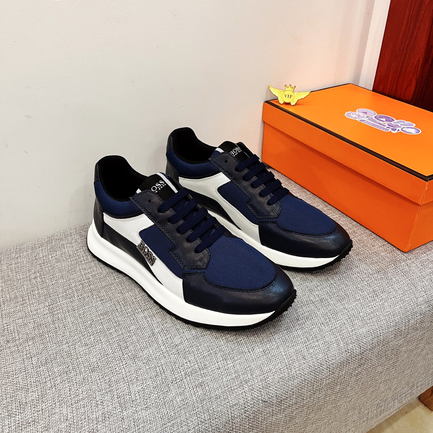 NO:589086,[BOSS] The latest masterpiece of the high-end men's shoe brand official website 11, the upper is made of first-layer cowhide imported from Italy with a comfortable and breathable lining and original non-slip and wear-resistant outsole, making walking more convenient and comfortable!  Exclusive new model, stunning work, Midea 11 replica [color] compared with official quality!  Create a fashionable personality to set off your uniqueness!  A must-have for trendy men! Classic sizes: 38-44, multiple colors available.,,cowhide19860909【 BOSS】 男鞋高端品牌 官网11最新力作鞋面采用意大利进口头层牛皮搭配舒适透气内里原版防滑耐磨大底制作,让行走更加便捷舒适！独家新款,惊世之作,与官方的质量相比美的11复刻[色]！打造时尚个性衬托你的与众不同！潮男必备!经典尺码:38-44 颜色多色可选.,,cowhide,Men's shoes