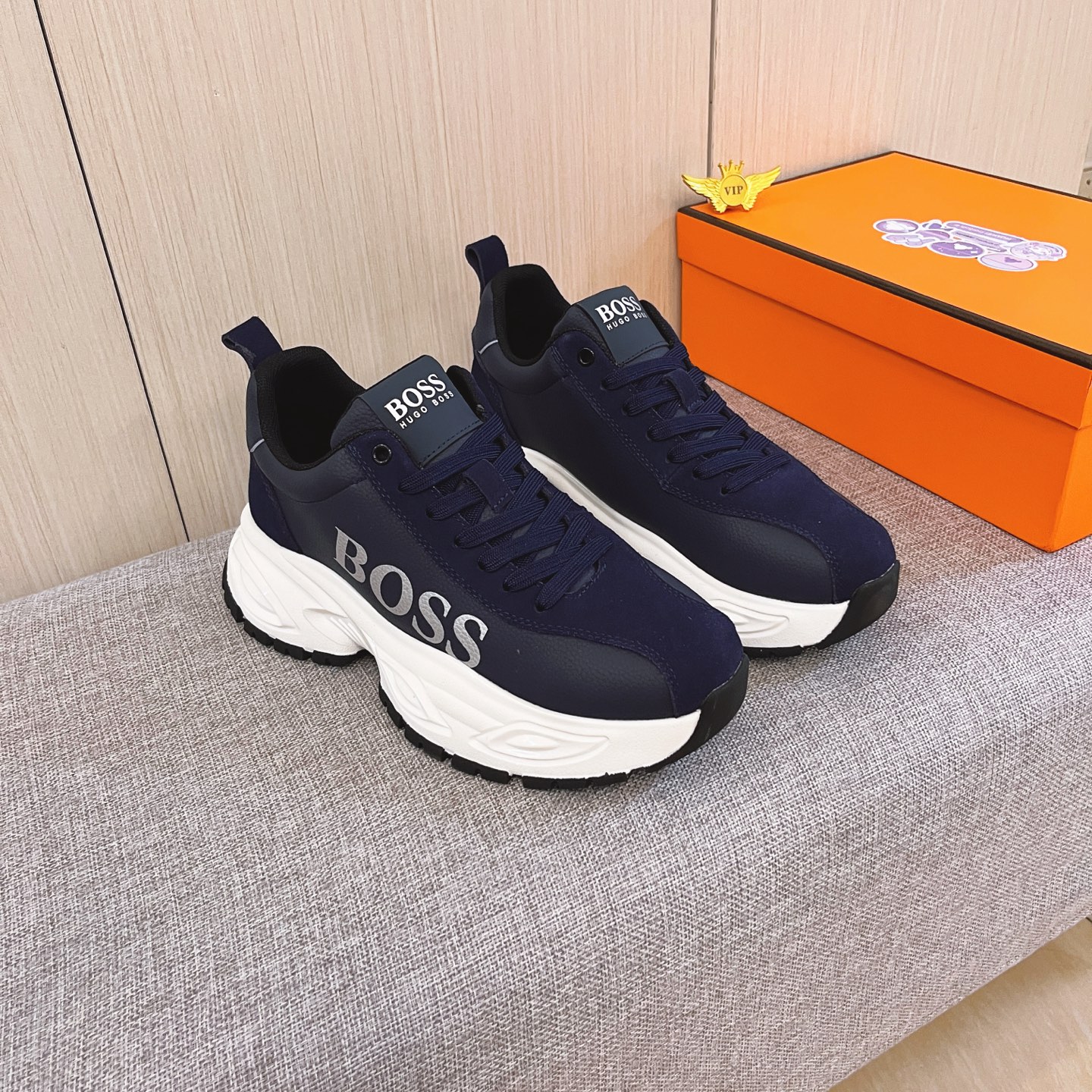 NO:589651,[BSSO] The latest masterpiece of the high-end men's shoe brand official website 11, the upper is made of first-layer cowhide imported from Italy with a comfortable and breathable lining and original non-slip and wear-resistant outsole, making walking more convenient and comfortable!  Exclusive new model, stunning work, Midea 11 replica [color] compared with official quality!  Create a fashionable personality to set off your uniqueness!  A must-have for trendy men! Classic sizes: 38-44, multiple colors available.,,cowhide19860909【 BSSO】男鞋高端品牌 官网11最新力作鞋面采用意大利进口头层牛皮搭配舒适透气内里原版防滑耐磨大底制作,让行走更加便捷舒适！独家新款,惊世之作,与官方的质量相比美的11复刻[色]！打造时尚个性衬托你的与众不同！潮男必备!经典尺码:38-44 颜色多色可选.,,cowhide,Men's shoes