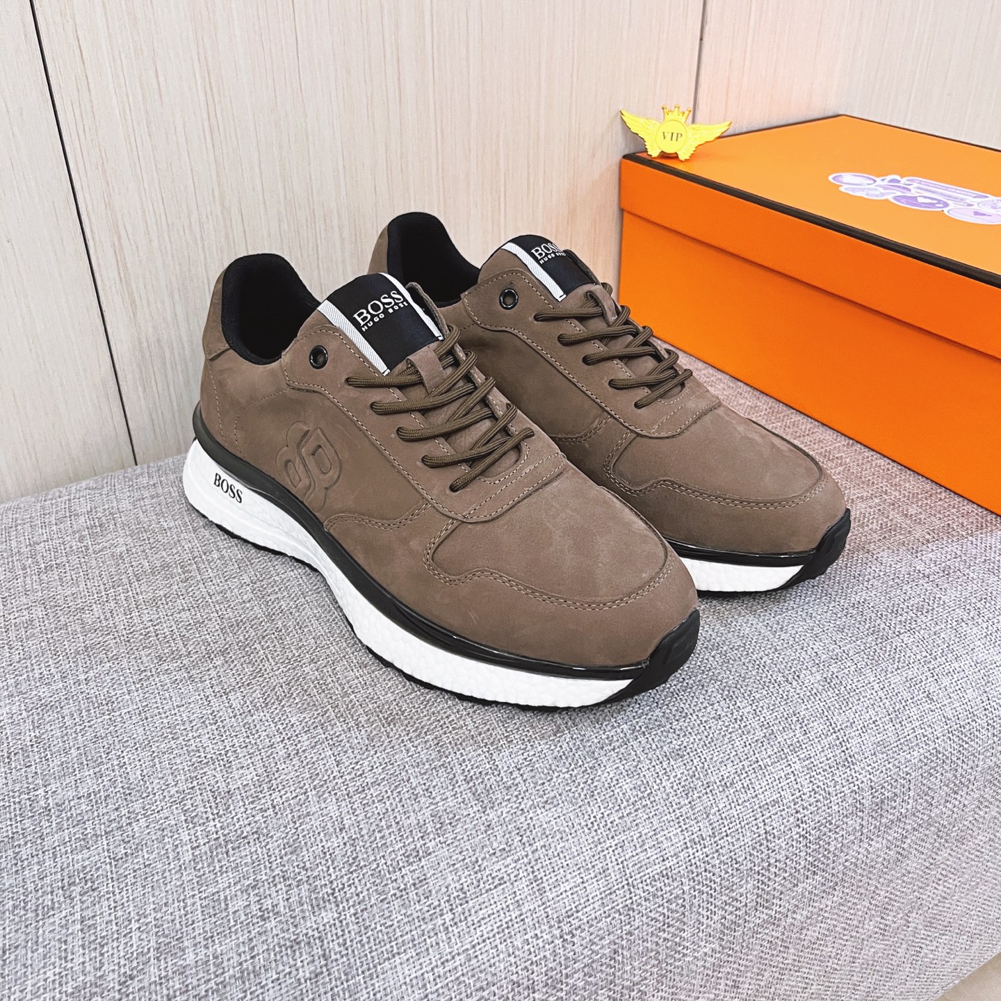 NO:745923,[BSSO] The latest masterpiece of the high-end men's shoe brand official website 11, the upper is made of first-layer cowhide imported from Italy with a comfortable and breathable lining and original non-slip and wear-resistant outsole, making walking more convenient and comfortable!  Exclusive new model, stunning work, Midea 11 replica [color] compared with official quality!  Create a fashionable personality to set off your uniqueness!  A must-have for trendy men! Classic sizes: 38-44, 2 colors available.,,cowhide19860909【 BSSO】男鞋高端品牌 官网11最新力作鞋面采用意大利进口头层牛皮搭配舒适透气内里原版防滑耐磨大底制作,让行走更加便捷舒适！独家新款,惊世之作,与官方的质量相比美的11复刻[色]！打造时尚个性衬托你的与众不同！潮男必备!经典尺码:38-44 颜色2 色可选.,,cowhide,Men's shoes