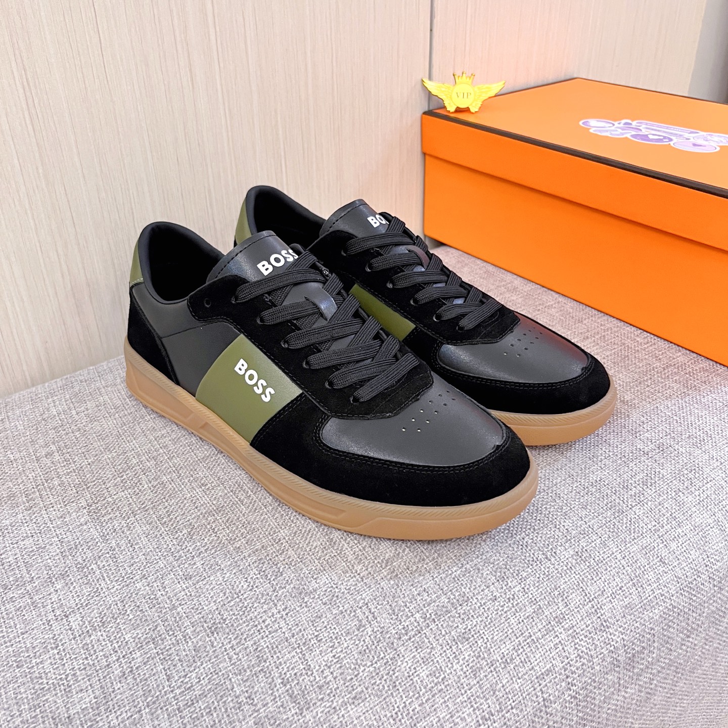 NO:744371,[BSSO] The latest masterpiece of the high-end men's shoe brand official website 11, the upper is made of first-layer cowhide imported from Italy with a comfortable and breathable lining and original non-slip and wear-resistant outsole, making walking more convenient and comfortable!  Exclusive new model, stunning work, Midea 11 replica [color] compared with official quality!  Create a fashionable personality to set off your uniqueness!  A must-have for trendy men! Classic sizes: 38-44, multiple colors available.,,cowhide19860909【 BSSO】男鞋高端品牌 官网11最新力作鞋面采用意大利进口头层牛皮搭配舒适透气内里原版防滑耐磨大底制作,让行走更加便捷舒适！独家新款,惊世之作,与官方的质量相比美的11复刻[色]！打造时尚个性衬托你的与众不同！潮男必备!经典尺码:38-44 颜色多色可选.,,cowhide,Men's shoes