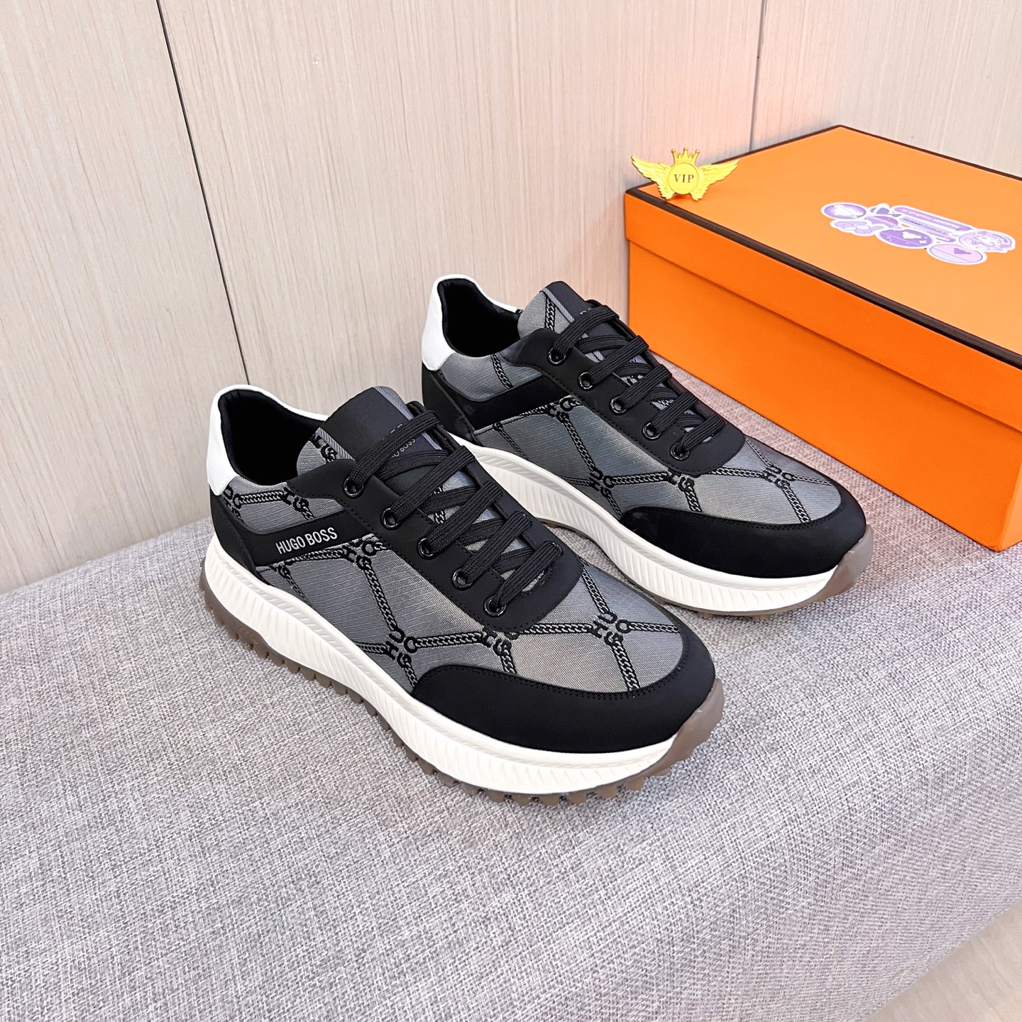 NO:639874,[BOSS] The latest masterpiece of the high-end men's shoe brand official website 11, the upper is made of first-layer cowhide imported from Italy with a comfortable and breathable lining and original non-slip and wear-resistant outsole, making walking more convenient and comfortable!  Exclusive new model, stunning work, Midea 11 replica [color] compared with official quality!  Create a fashionable personality to set off your uniqueness!  A must-have for trendy men! Classic sizes: 38-44 Colors Multiple colors available.,,cowhide19860909【 BOSS】男鞋高端品牌 官网11最新力作鞋面采用意大利进口头层牛皮搭配舒适透气内里原版防滑耐磨大底制作,让行走更加便捷舒适！独家新款,惊世之作,与官方的质量相比美的11复刻[色]！打造时尚个性衬托你的与众不同！潮男必备!经典尺码:38-44 颜色 多色可选.,,cowhide,Men's shoes