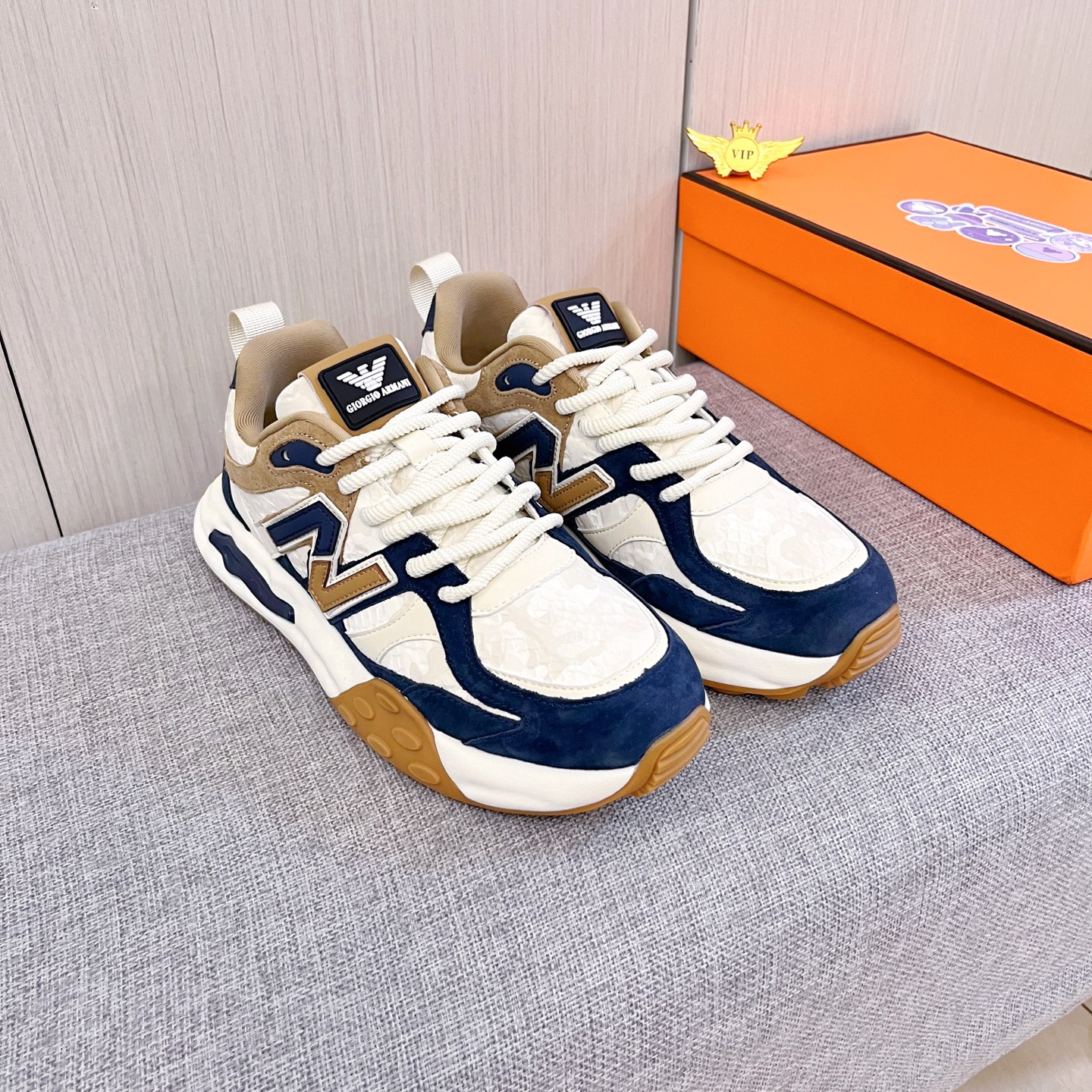 NO:604716,[Armani] The latest masterpiece of the high-end men's shoe brand official website 11, the upper is made of first-layer cowhide imported from Italy with a comfortable and breathable lining and original non-slip and wear-resistant outsole, making walking more convenient and comfortable!  Exclusive new model, stunning work, Midea 11 replica [color] compared with official quality!  Create a fashionable personality to set off your uniqueness!  A must-have for trendy men! Classic sizes: 38-44, many colors to choose from.,,armani,cowhide19860909【 阿玛尼】男鞋高端品牌 官网11最新力作鞋面采用意大利进口头层牛皮搭配舒适透气内里原版防滑耐磨大底制作,让行走更加便捷舒适！独家新款,惊世之作,与官方的质量相比美的11复刻[色]！打造时尚个性衬托你的与众不同！潮男必备!经典尺码:38-44 颜色多 色可选.,,armani,cowhide,Men's shoes