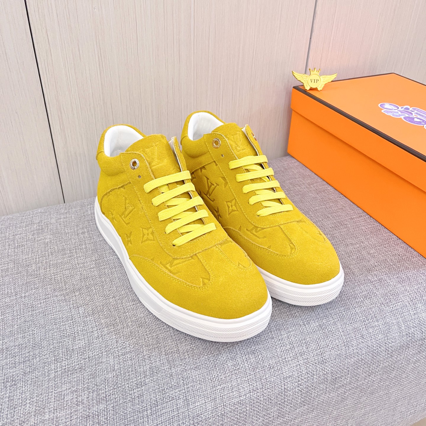 NO:640032,[LV] Louis Vuitton, a high-end men's shoe brand, official website 11's latest masterpiece, the upper is made of first-layer cowhide imported from Italy with a comfortable and breathable lining and original non-slip and wear-resistant outsole, making walking more convenient and comfortable!  Exclusive new model, stunning work, Midea 11 replica [color] compared with official quality!  Create a fashionable personality to set off your uniqueness!  A must-have for trendy men! Classic sizes: 38-44, multiple colors available.,,louis vuitton,louis vuitton,cowhide19860909【 LV】路易威登 男鞋高端品牌 官网11最新力作鞋面采用意大利进口头层牛皮搭配舒适透气内里原版防滑耐磨大底制作,让行走更加便捷舒适！独家新款,惊世之作,与官方的质量相比美的11复刻[色]！打造时尚个性衬托你的与众不同！潮男必备!经典尺码:38-44 颜色多色可选.,,louis vuitton,louis vuitton,cowhide,Men's shoes