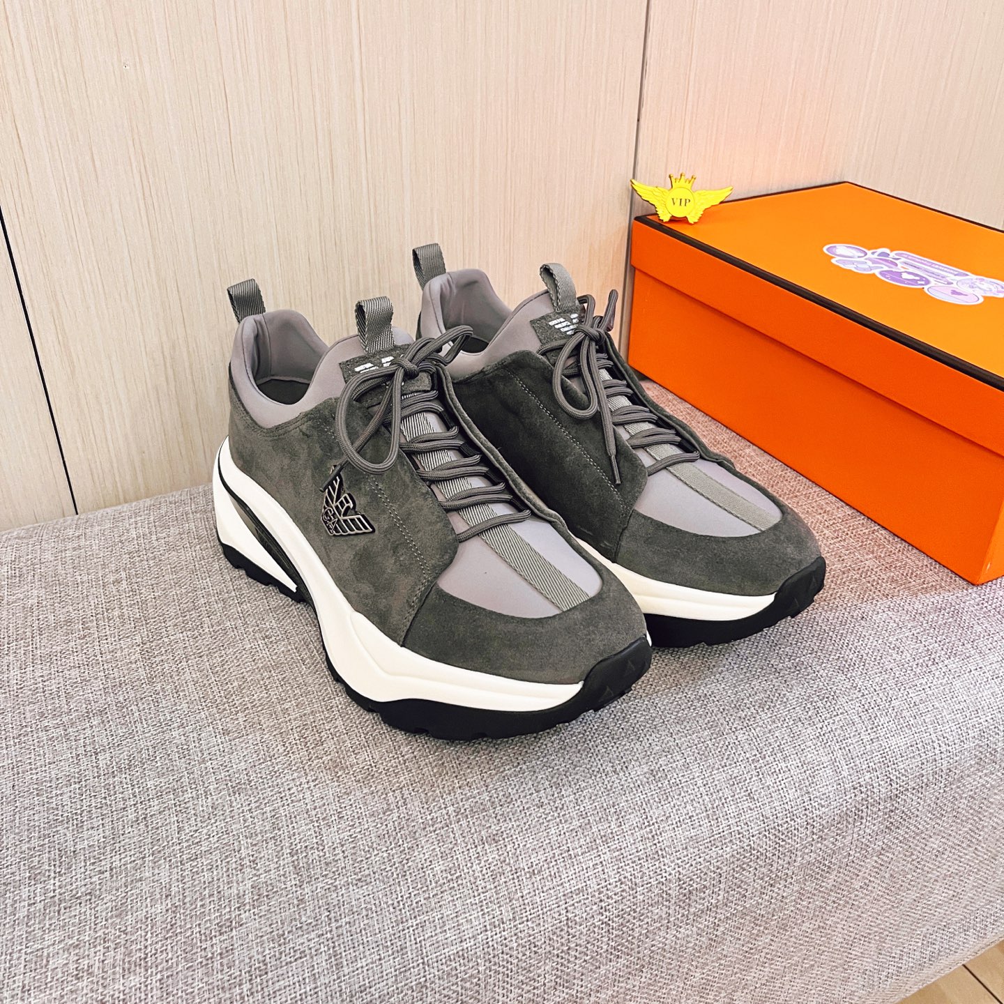 NO:605055,[Aconi] The latest masterpiece of the high-end men's shoe brand official website 11, the upper is made of the original Italian official website special technical cloth fabric with rubbing cowhide original comfortable and breathable lining and the original designated non-slip outsole makes walking more convenient and comfortable!  Exclusive new model, stunning work, Midea 11 replica [color] compared with official quality!  Create a fashionable personality to set off your uniqueness!  A must-have for trendy men! , Size: 38-44. Color. Multiple colors available,,cowhide19860909【阿珂尼】路男鞋高端品牌 官网11最新力作鞋面采用意大利官网原版专用科技布面料搭配摩挲牛皮原版舒适透气内里原版指定防滑大底制作让行走更加便捷舒适！独家新款,惊世之作,与官方的质量相比美的11复刻[色]！打造时尚个性衬托你的与众不同！潮男必备! ,尺码:38－44.颜色. 多 色可选,,cowhide,Men's shoes