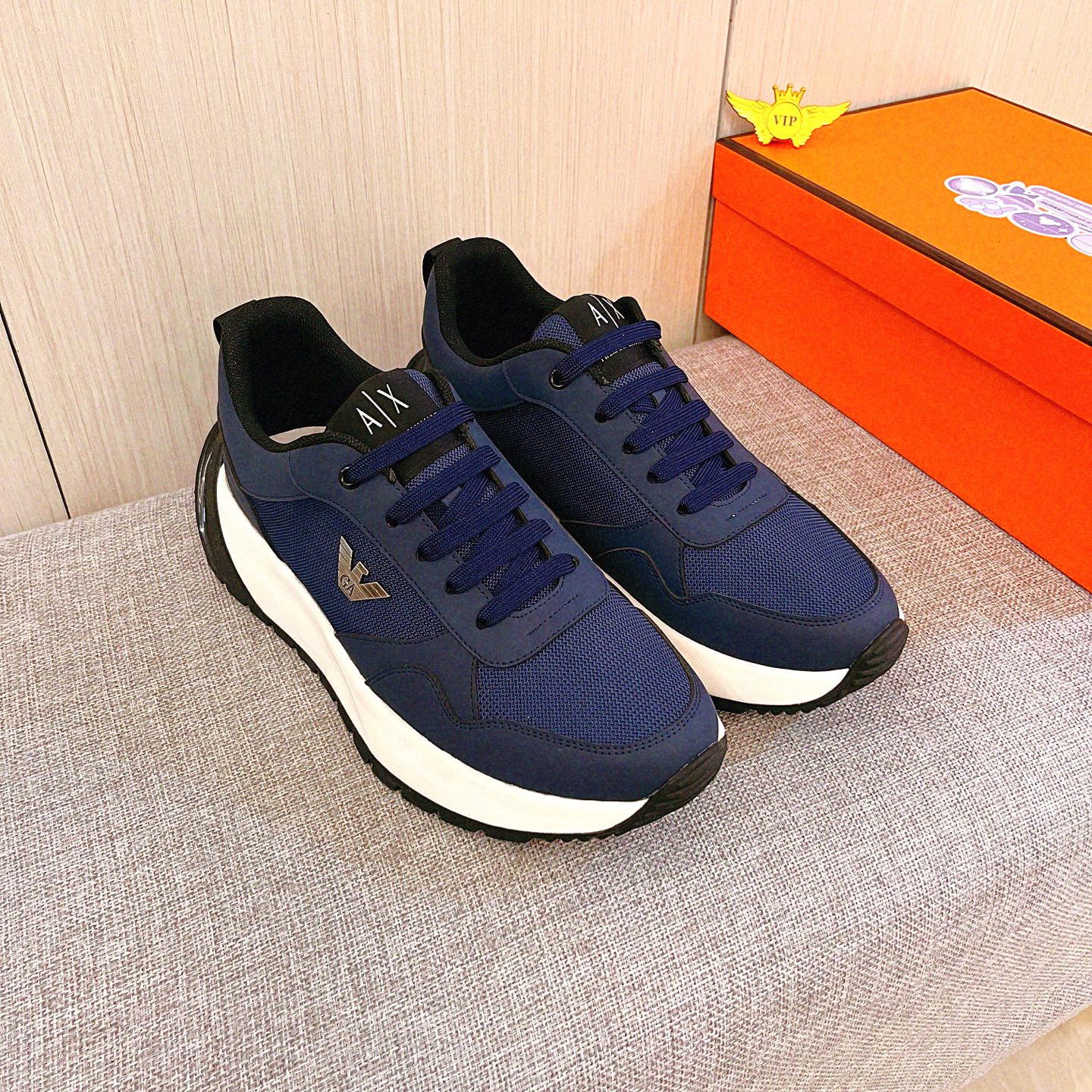 NO:620753,[Armani] The latest masterpiece of the high-end men's shoe brand official website 11, the upper is made of first-layer cowhide imported from Italy with a comfortable and breathable lining and original non-slip and wear-resistant outsole, making walking more convenient and comfortable!  Exclusive new model, stunning work, Midea 11 replica [color] compared with official quality!  Create a fashionable personality to set off your uniqueness!  A must-have for trendy men! Classic sizes: 38-44, many colors to choose from.,,armani,cowhide19860909【 阿玛尼】男鞋高端品牌 官网11最新力作鞋面采用意大利进口头层牛皮搭配舒适透气内里原版防滑耐磨大底制作,让行走更加便捷舒适！独家新款,惊世之作,与官方的质量相比美的11复刻[色]！打造时尚个性衬托你的与众不同！潮男必备!经典尺码:38-44 颜色多 色可选.,,armani,cowhide,Men's shoes