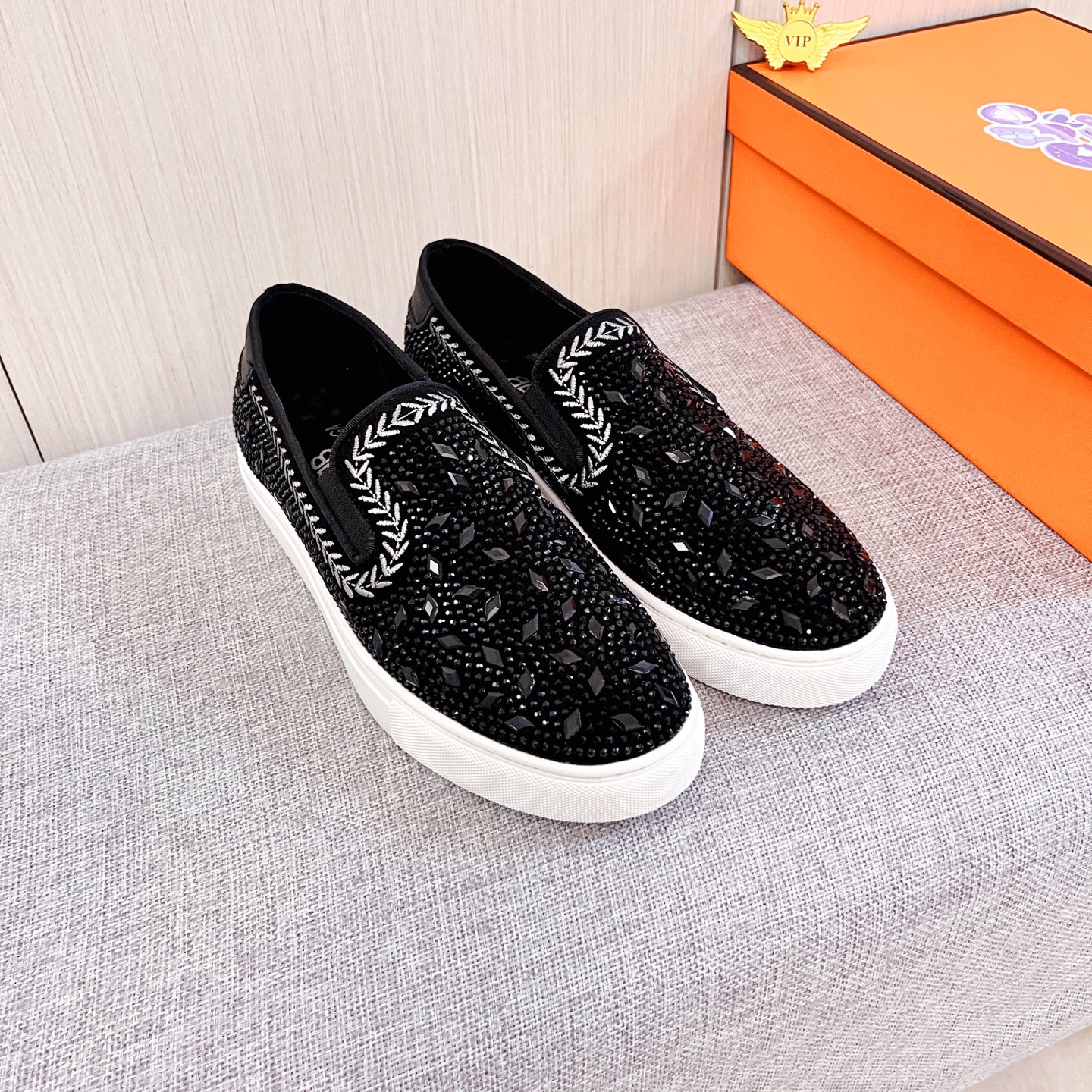 NO:621048,[Dolce & Gabbana] The latest masterpiece of the high-end men's shoe brand official website 11, the upper is made of first-layer cowhide imported from Italy with a comfortable and breathable lining and original non-slip and wear-resistant outsole, making walking more convenient and comfortable!  Exclusive new model, stunning work, Midea 11 replica [color] compared with official quality!  Create a fashionable personality to set off your uniqueness!  A must-have for trendy men! Classic sizes: 38-44 Color 1 color available.,,Dolce&Gabbana,cowhide19860909【 杜嘉班纳】男鞋高端品牌 官网11最新力作鞋面采用意大利进口头层牛皮搭配舒适透气内里原版防滑耐磨大底制作,让行走更加便捷舒适！独家新款,惊世之作,与官方的质量相比美的11复刻[色]！打造时尚个性衬托你的与众不同！潮男必备!经典尺码:38-44 颜色 1色可选.,,Dolce&Gabbana,cowhide,Men's shoes