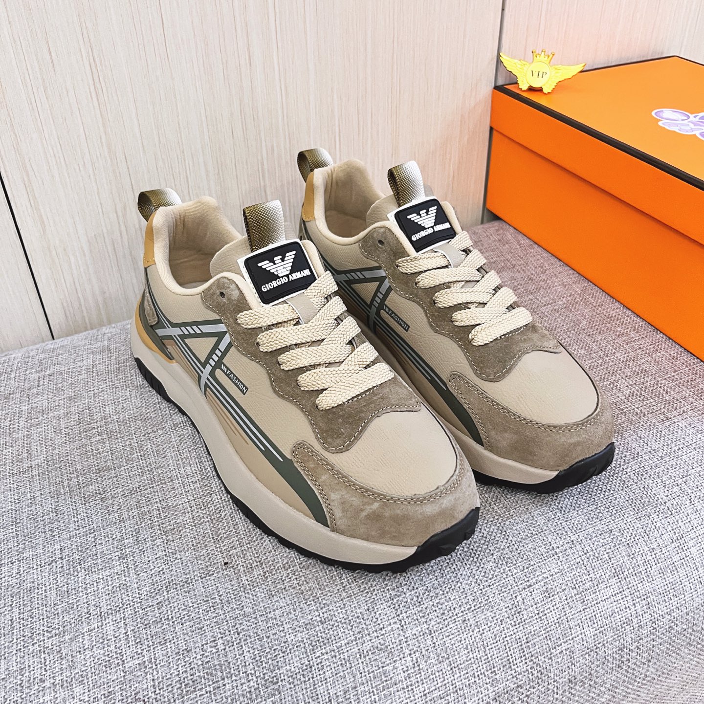 NO:621424,[Armani] The latest masterpiece of the high-end men's shoe brand official website 11, the upper is made of first-layer cowhide imported from Italy with a comfortable and breathable lining and original non-slip and wear-resistant outsole, making walking more convenient and comfortable!  Exclusive new model, stunning work, Midea 11 replica [color] compared with official quality!  Create a fashionable personality to set off your uniqueness!  A must-have for trendy men! Classic size: 38-44 Color 2 colors available, armani, cowhide19860909【 阿玛尼】男鞋高端品牌 官网11最新力作鞋面采用意大利进口头层牛皮搭配舒适透气内里原版防滑耐磨大底制作,让行走更加便捷舒适！独家新款,惊世之作,与官方的质量相比美的11复刻[色]！打造时尚个性衬托你的与众不同！潮男必备!经典尺码:38-44 颜色 2色可选,,armani,cowhide,Men's shoes