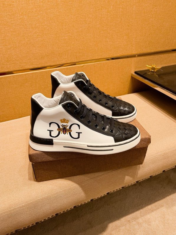 NO:639494,[Gucci] The latest masterpiece of the high-end men's shoe brand official website 11 is made of Italian imported first-layer cowhide with a comfortable and breathable lining and original non-slip and wear-resistant outsole, making walking more convenient and comfortable!  Exclusive new model, stunning work, Midea 11 replica [color] compared with official quality!  Create a fashionable personality to set off your uniqueness!  A must-have for trendy men! Classic sizes: 38-44, 1 color available,,cowhide19860909【 古奇】男鞋高端品牌 官网11最新力作鞋面采用意大利进口头层牛皮搭配舒适透气内里原版防滑耐磨大底制作,让行走更加便捷舒适！独家新款,惊世之作,与官方的质量相比美的11复刻[色]！打造时尚个性衬托你的与众不同！潮男必备!经典尺码:38-44 颜色1色可选,,cowhide,Men's shoes