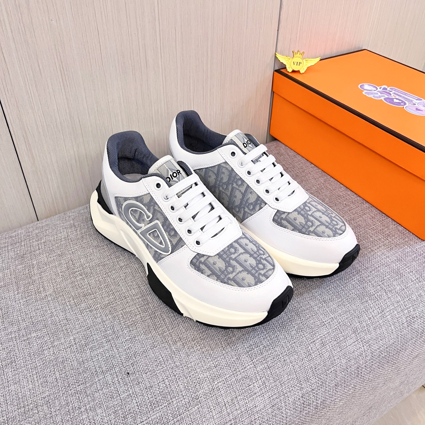 NO:639590,[Dior] The latest masterpiece of the high-end men's shoe brand official website 11, the upper is made of first-layer cowhide imported from Italy with a comfortable and breathable lining and original non-slip and wear-resistant outsole, making walking more convenient and comfortable!  Exclusive new model, stunning work, Midea 11 replica [color] compared with official quality!  Create a fashionable personality to set off your uniqueness!  A must-have for trendy men! Classic sizes: 38-44 Colors Multiple colors available, dior, cowhide19860909【 迪奥】男鞋高端品牌 官网11最新力作鞋面采用意大利进口头层牛皮搭配舒适透气内里原版防滑耐磨大底制作,让行走更加便捷舒适！独家新款,惊世之作,与官方的质量相比美的11复刻[色]！打造时尚个性衬托你的与众不同！潮男必备!经典尺码:38-44 颜色 多色可选,,dior,cowhide,Men's shoes