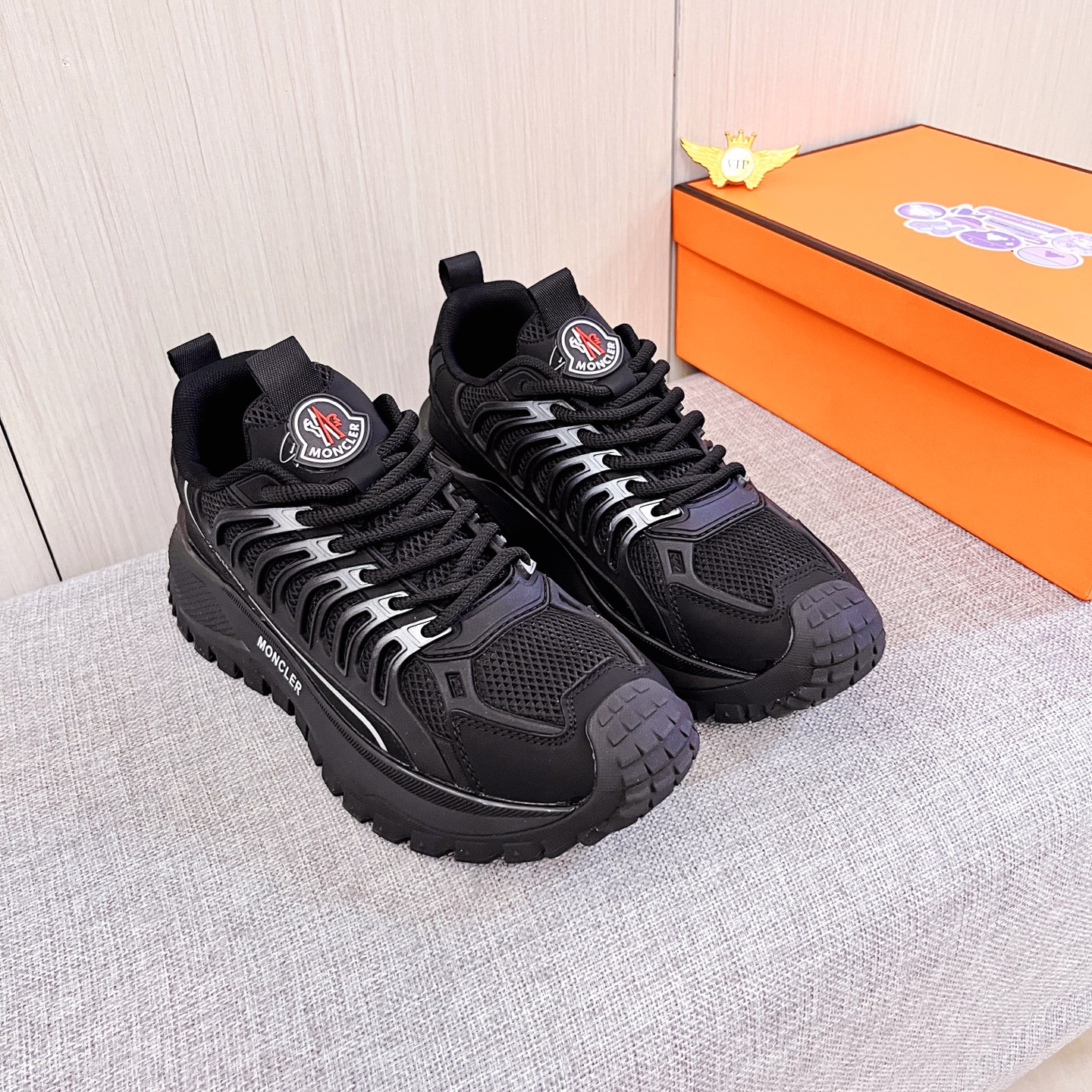 NO:639722,[Mouth Mouth] The latest masterpiece of the high-end men's shoe brand official website 11, the upper is made of Italian imported first-layer cowhide with a comfortable and breathable lining and original non-slip and wear-resistant outsole, making walking more convenient and comfortable!  Exclusive new model, stunning work, Midea 11 replica [color] compared with official quality!  Create a fashionable personality to set off your uniqueness!  A must-have for trendy men! Classic sizes: 38-44, 2 colors available.,,Moncler,cowhide19860909【蒙口】男鞋高端品牌 官网11最新力作鞋面采用意大利进口头层牛皮搭配舒适透气内里原版防滑耐磨大底制作,让行走更加便捷舒适！独家新款,惊世之作,与官方的质量相比美的11复刻[色]！打造时尚个性衬托你的与众不同！潮男必备!经典尺码:38-44 颜色2色可选.,,Moncler,cowhide,Men's shoes