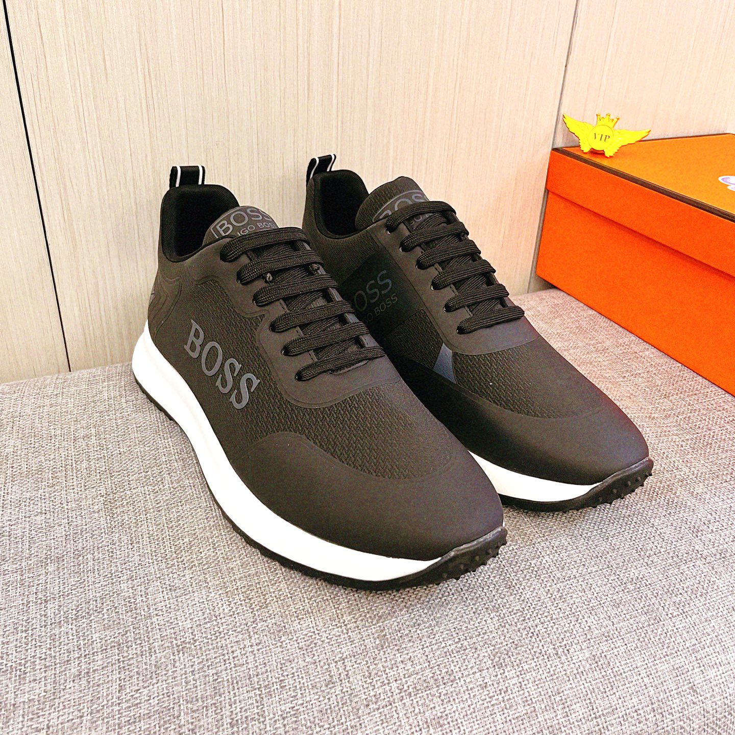 NO:680799,[BOSS] The latest masterpiece of the high-end men's shoe brand official website 11, the upper is made of first-layer cowhide imported from Italy with a comfortable and breathable lining and original non-slip and wear-resistant outsole, making walking more convenient and comfortable!  Exclusive new model, stunning work, Midea 11 replica [color] compared with official quality!  Create a fashionable personality to set off your uniqueness!  A must-have for trendy men! Classic sizes: 38-44, multiple colors available.,,cowhide19860909【 BOSS】 男鞋高端品牌 官网11最新力作鞋面采用意大利进口头层牛皮搭配舒适透气内里原版防滑耐磨大底制作,让行走更加便捷舒适！独家新款,惊世之作,与官方的质量相比美的11复刻[色]！打造时尚个性衬托你的与众不同！潮男必备!经典尺码:38-44 颜色多色可选.,,cowhide,Men's shoes