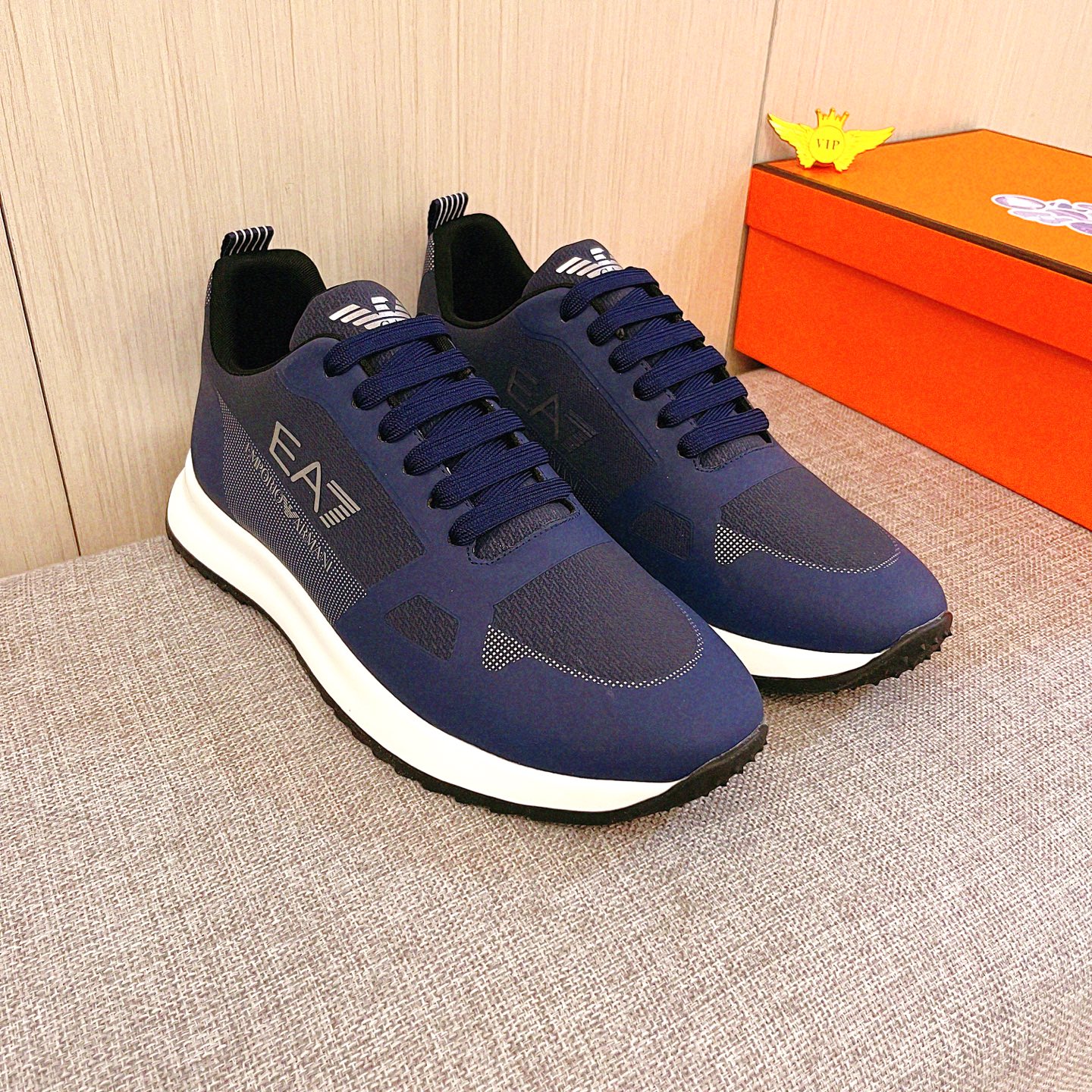 NO:690072,[Armani] The latest masterpiece of the high-end men's shoe brand official website 11, the upper is made of the Italian official website's original special technical cloth fabric with the first-layer cowhide original comfortable and breathable lining and the original designated non-slip outsole makes walking more convenient and comfortable!  Exclusive new model, stunning work, Midea 11 replica [color] compared with official quality!  Create a fashionable personality to set off your uniqueness!  A must-have for trendy men! , Size: 38-44. Color. Multiple colors available, armani, cowhide19860909【阿玛尼】男鞋高端品牌 官网11最新力作鞋面采用意大利官网原版专用科技布面料搭配头层牛皮原版舒适透气内里原版指定防滑大底制作让行走更加便捷舒适！独家新款,惊世之作,与官方的质量相比美的11复刻[色]！打造时尚个性衬托你的与众不同！潮男必备! ,尺码:38－44.颜色. 多色可选,,armani,cowhide,Men's shoes