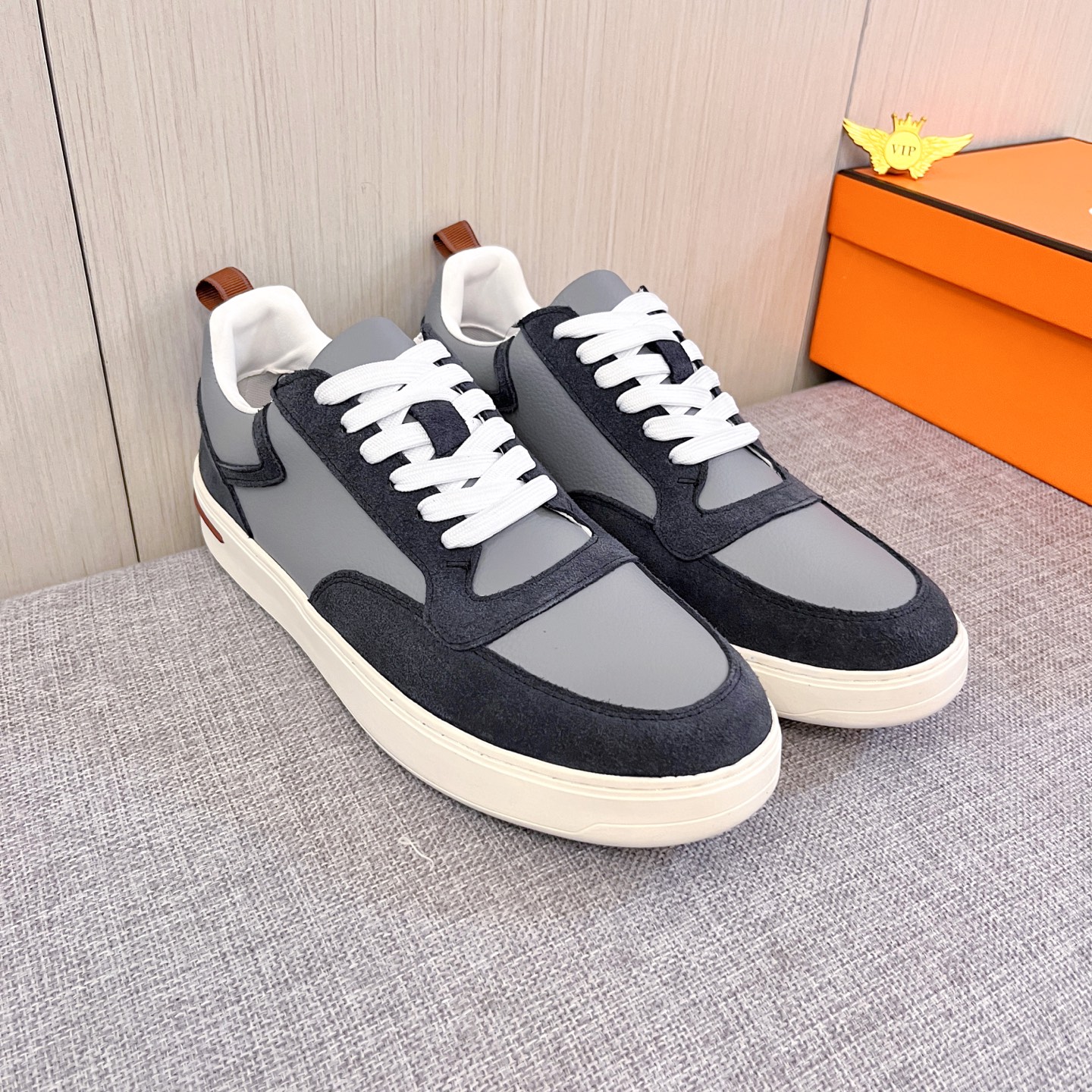 NO:690058,[ Ferragamo ] The latest masterpiece of the high-end men's shoe brand official website 11, the upper is made of first-layer cowhide imported from Italy with a comfortable and breathable lining and original non-slip and wear-resistant outsole, making walking more convenient and comfortable!  Exclusive new model, stunning work, Midea 11 replica [color] compared with official quality!  Create a fashionable personality to set off your uniqueness!  A must-have for trendy men! Classic sizes: 38-44, multiple colors available.,,ferragamo,cowhide19860909【 菲拉格慕】 男鞋高端品牌 官网11最新力作鞋面采用意大利进口头层牛皮搭配舒适透气内里原版防滑耐磨大底制作,让行走更加便捷舒适！独家新款,惊世之作,与官方的质量相比美的11复刻[色]！打造时尚个性衬托你的与众不同！潮男必备!经典尺码:38-44 颜色多色可选.,,ferragamo,cowhide,Men's shoes