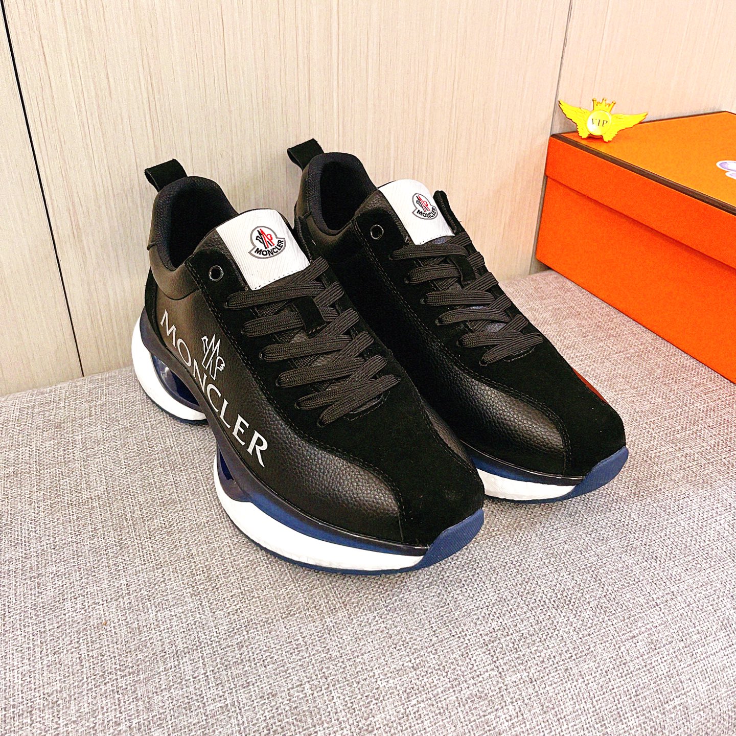 NO:690155,[Mouth Mouth] The latest masterpiece of the high-end men's shoe brand official website 11 is made of Italian imported first-layer cowhide with a comfortable and breathable lining and original non-slip and wear-resistant outsole, making walking more convenient and comfortable!  Exclusive new model, stunning work, Midea 11 replica [color] compared with official quality!  Create a fashionable personality to set off your uniqueness!  A must-have for trendy men! Classic sizes: 38-44, multiple colors available.,,Moncler,cowhide19860909【 蒙口】 男鞋高端品牌 官网11最新力作鞋面采用意大利进口头层牛皮搭配舒适透气内里原版防滑耐磨大底制作,让行走更加便捷舒适！独家新款,惊世之作,与官方的质量相比美的11复刻[色]！打造时尚个性衬托你的与众不同！潮男必备!经典尺码:38-44 颜色多色可选.,,Moncler,cowhide,Men's shoes