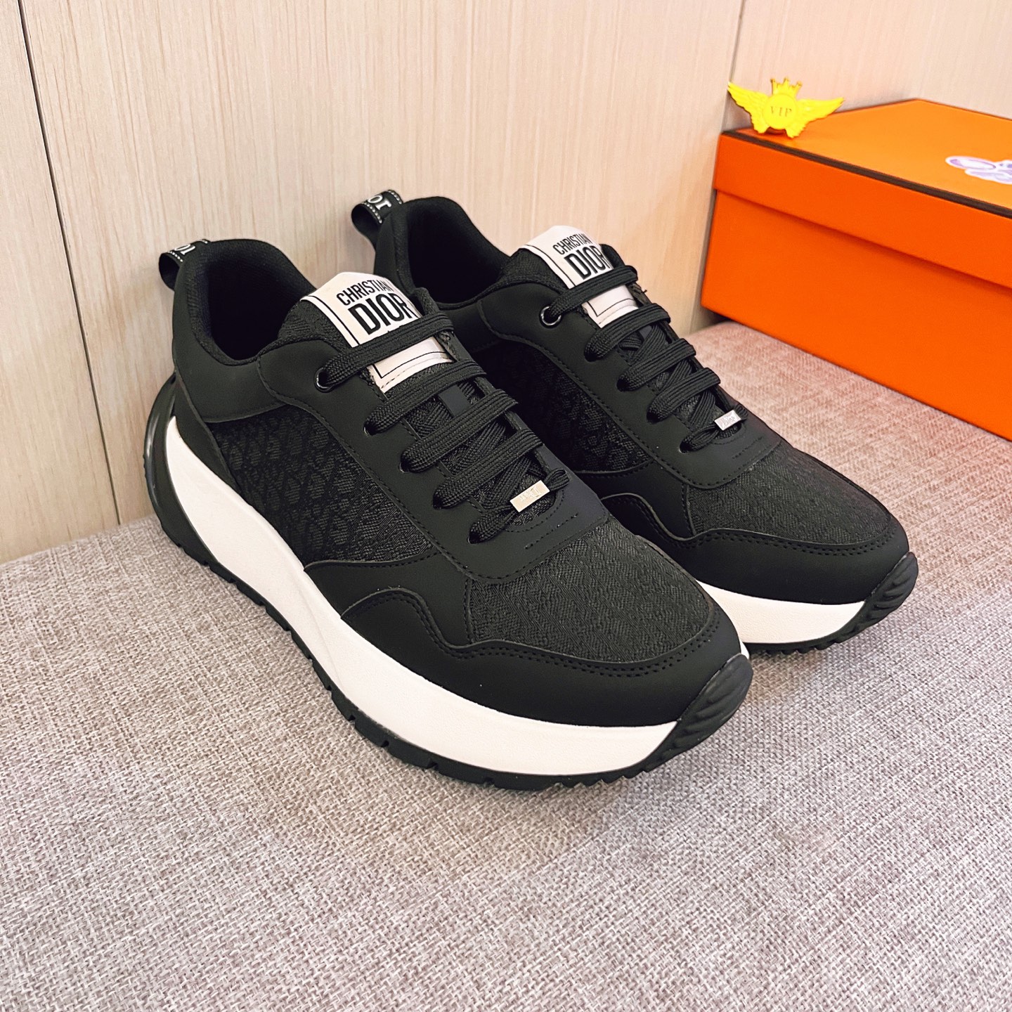 NO:778416,[Dior] The latest masterpiece of the high-end men's shoe brand official website 11 is made of Italian imported first-layer cowhide with a comfortable and breathable lining and original non-slip and wear-resistant outsole, making walking more convenient and comfortable!  Exclusive new model, stunning work, Midea 11 replica [color] compared with official quality!  Create a fashionable personality to set off your uniqueness!  A must-have for trendy men! Classic sizes: 38-44, multiple colors available.,,dior,cowhide19860909【迪奥】 男鞋高端品牌 官网11最新力作鞋面采用意大利进口头层牛皮搭配舒适透气内里原版防滑耐磨大底制作,让行走更加便捷舒适！独家新款,惊世之作,与官方的质量相比美的11复刻[色]！打造时尚个性衬托你的与众不同！潮男必备!经典尺码:38-44 颜色多色可选.,,dior,cowhide,Men's shoes