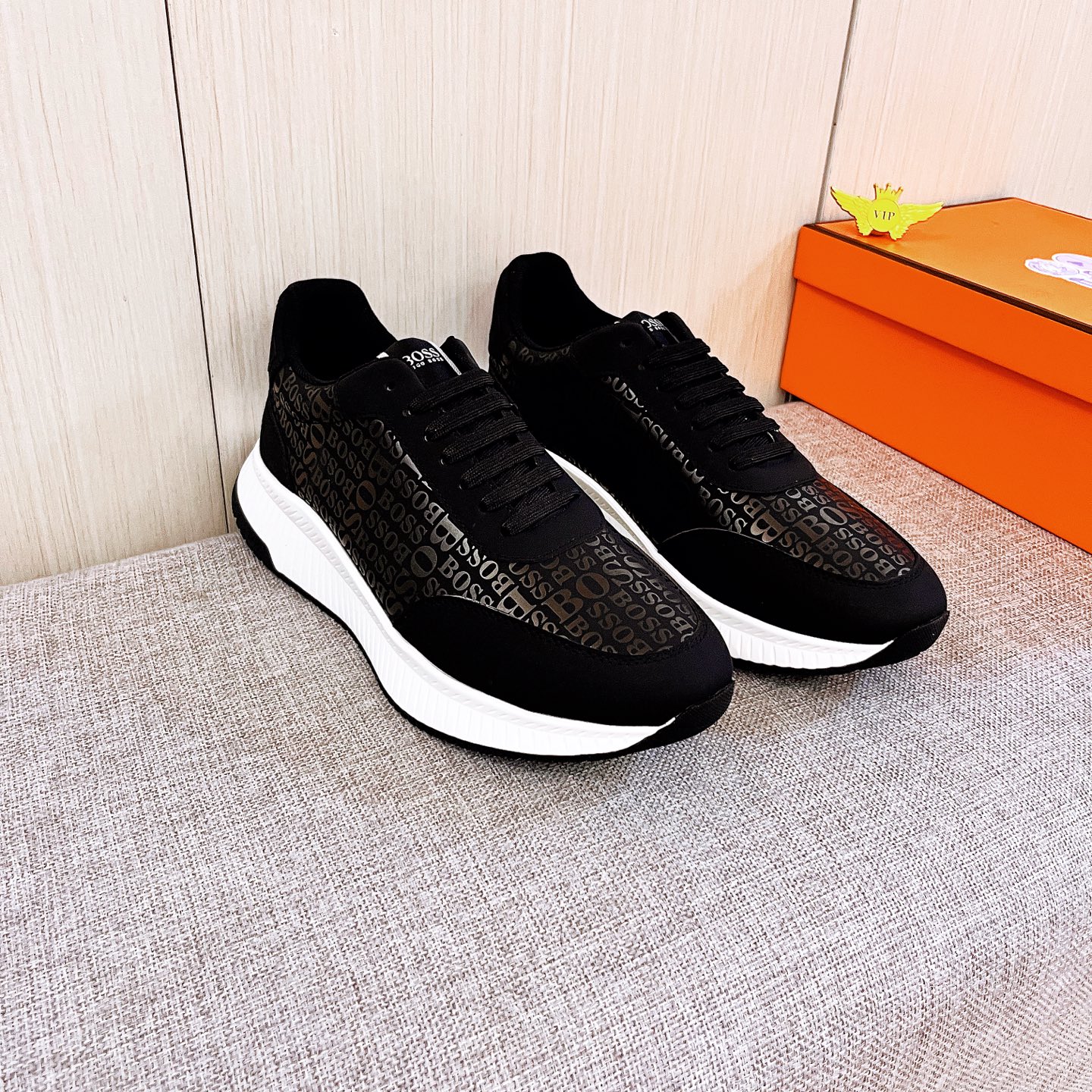 NO:782961,丨【BOSS】The latest masterpiece of the high-end men's shoe brand official website 11, the upper is made of Italian imported first-layer cowhide with a comfortable and breathable lining and original non-slip and wear-resistant outsole, making walking more convenient and comfortable!  Exclusive new model, stunning work, Midea 11 replica [color] compared with official quality!  Create a fashionable personality that sets off your uniqueness!  A must-have for trendy men! Classic sizes: 38-44, multiple colors available.,,cowhide19860909丨 【 BOSS】男鞋高端品牌 官网11最新力作鞋面采用意大利进口头层牛皮搭配舒适透气内里原版防滑耐磨大底制作,让行走更加便捷舒适！独家新款,惊世之作,与官方的质量相比美的11复刻[色]！打造时尚个性衬托你的与众不同！潮男必备!经典尺码:38-44 颜色多色可选.,,cowhide,Men's shoes