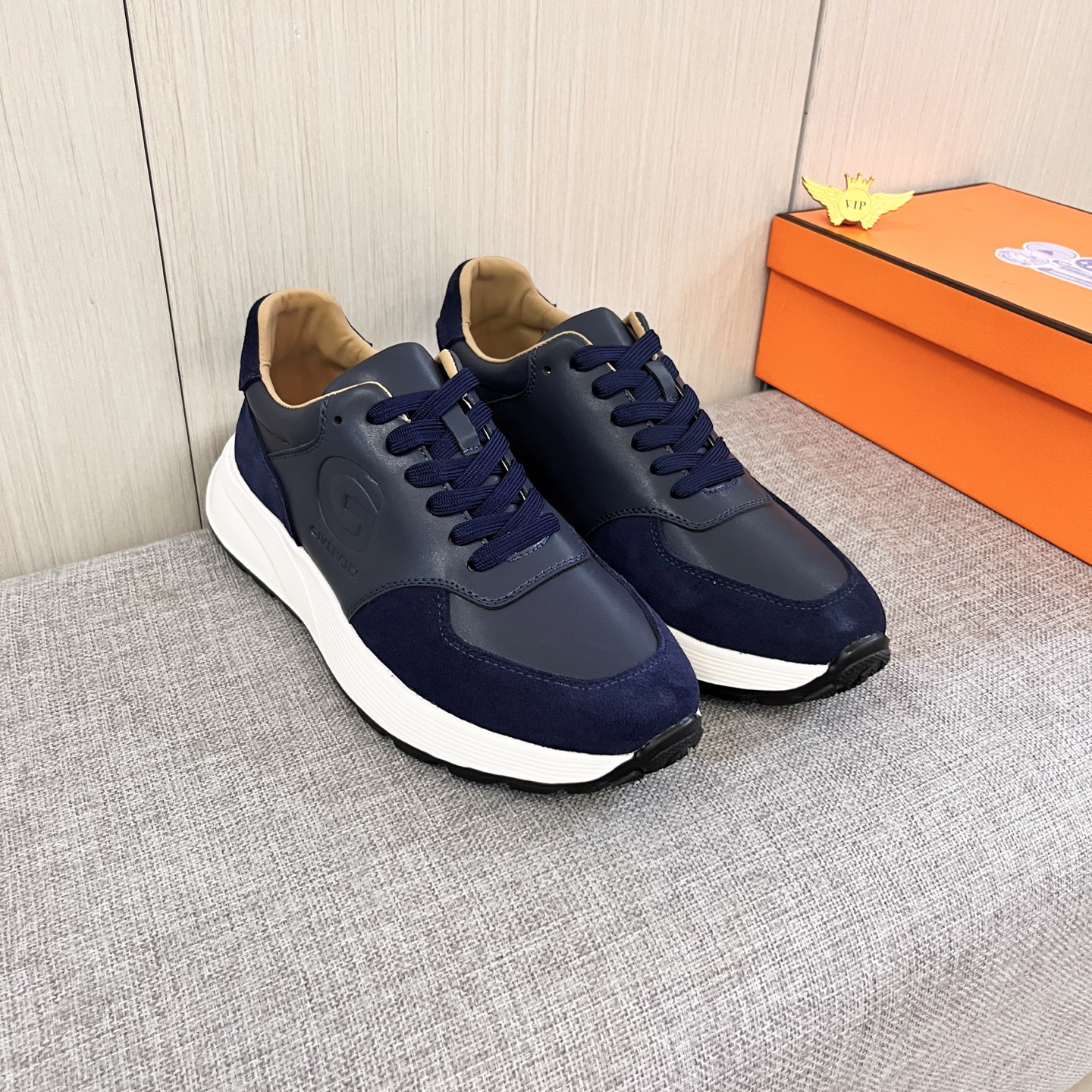 NO:783557,丨 [Givenchy] The latest masterpiece of the high-end men's shoe brand official website 11, the upper is made of first-layer cowhide imported from Italy with a comfortable and breathable lining and original non-slip and wear-resistant outsole, making walking more convenient and comfortable!  Exclusive new model, stunning work, Midea 11 replica [color] compared with official quality!  Create a fashionable personality that sets off your uniqueness!  A must-have for trendy men! Classic sizes: 38-44, multiple colors available.,,givenchy,cowhide19860909丨 【 纪梵希】男鞋高端品牌 官网11最新力作鞋面采用意大利进口头层牛皮搭配舒适透气内里原版防滑耐磨大底制作,让行走更加便捷舒适！独家新款,惊世之作,与官方的质量相比美的11复刻[色]！打造时尚个性衬托你的与众不同！潮男必备!经典尺码:38-44 颜色多色可选.,,givenchy,cowhide,Men's shoes