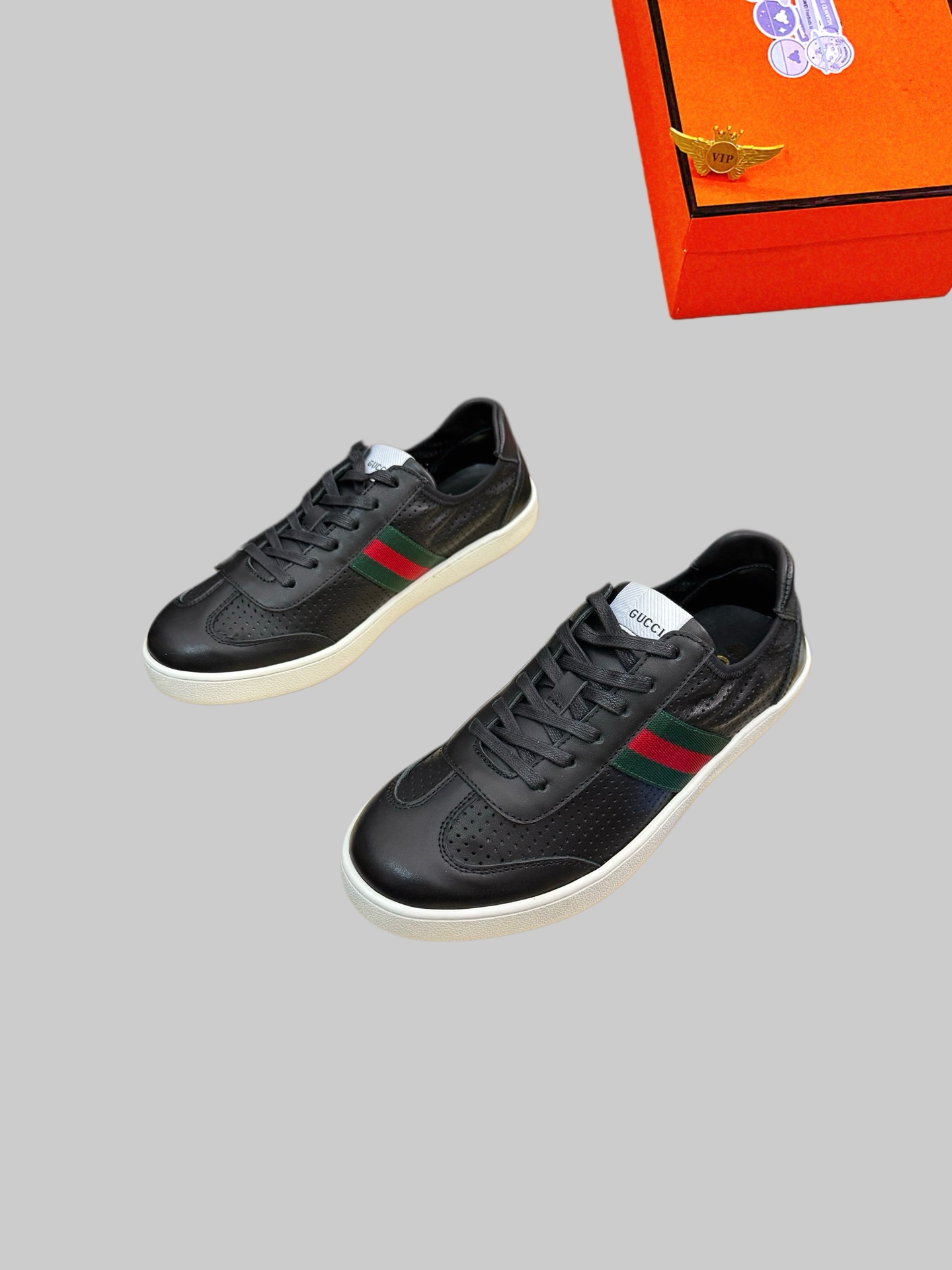 NO:828510,丨 [Gucci] The latest masterpiece of the high-end men's shoe brand official website 11, the upper is made of first-layer cowhide imported from Italy with a comfortable and breathable lining and original non-slip and wear-resistant outsole, making walking more convenient and comfortable!  Exclusive new model, stunning work, Midea 11 replica [color] compared with official quality!  Create a fashionable personality to set off your uniqueness!  A must-have for trendy men! Classic sizes: 38-44, multiple colors available.,,cowhide19860909丨 【 古奇】男鞋高端品牌 官网11最新力作鞋面采用意大利进口头层牛皮搭配舒适透气内里原版防滑耐磨大底制作,让行走更加便捷舒适！独家新款,惊世之作,与官方的质量相比美的11复刻[色]！打造时尚个性衬托你的与众不同！潮男必备!经典尺码:38-44 颜色多色可选.,,cowhide,Men's shoes