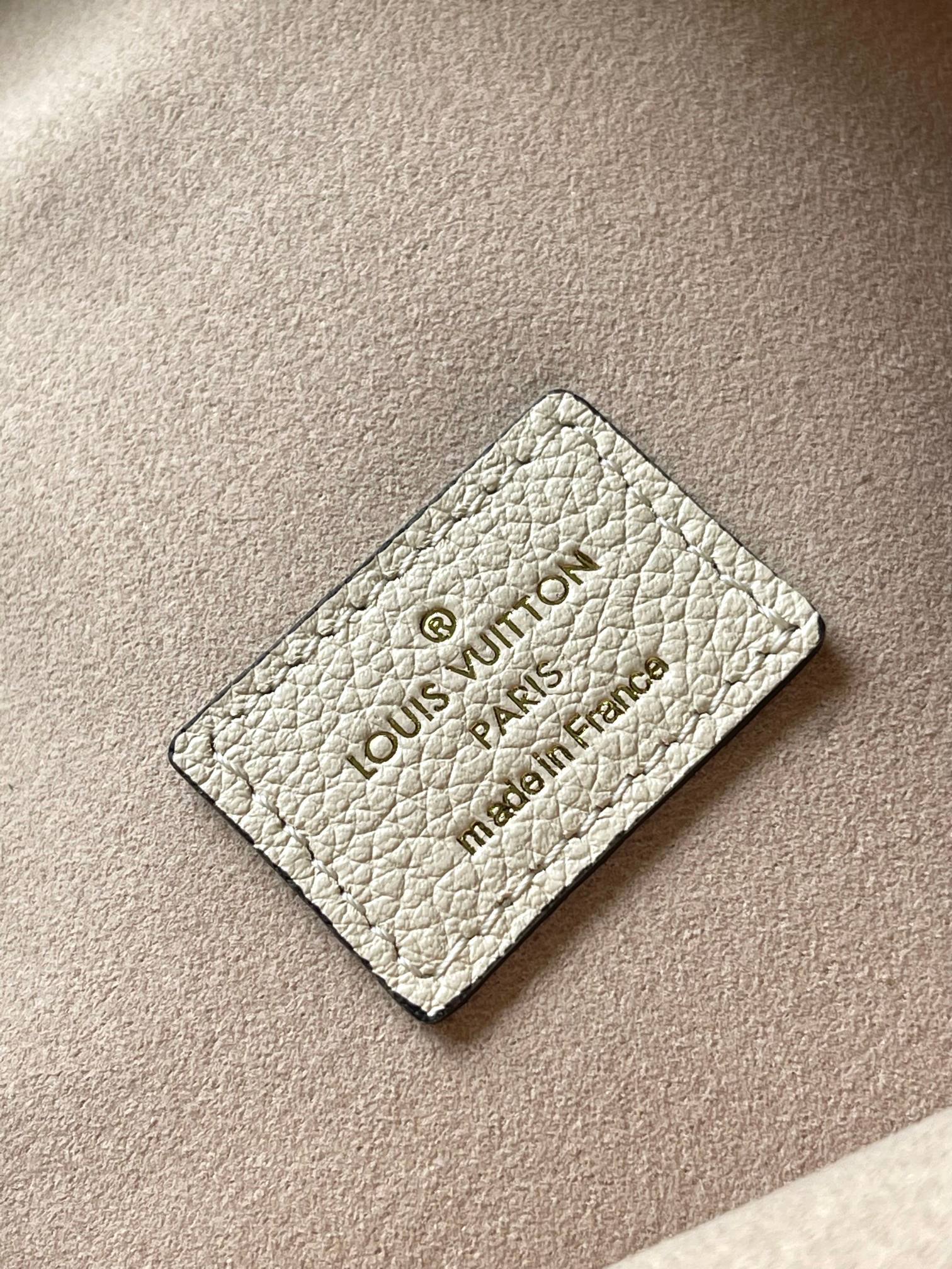 特级原厂皮全钢五金M46739米白本款LoopHoboZys手袋选用柔软MonogramEmpreint
