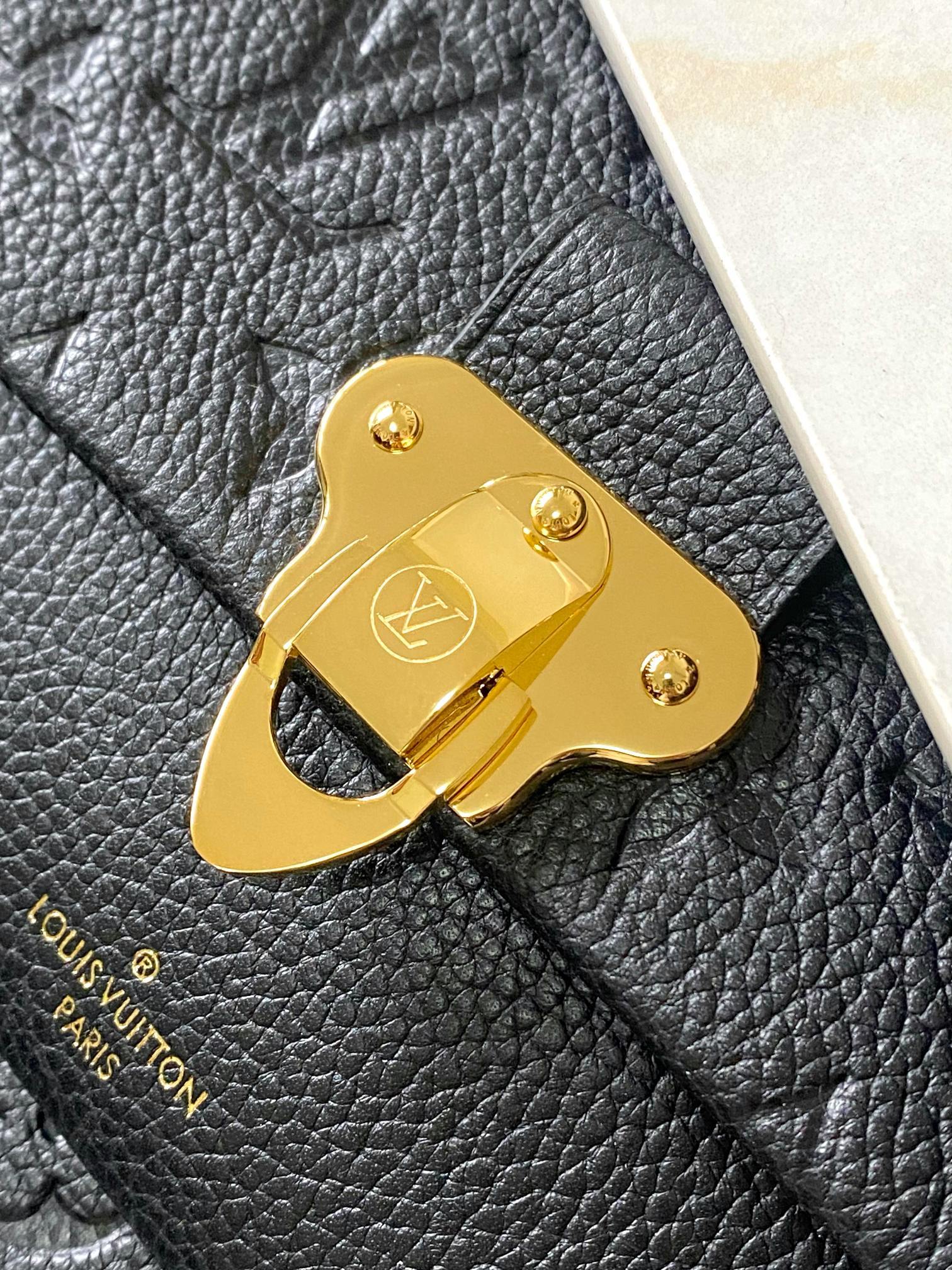 特级原厂皮全钢五金M67839黑色Vavin链条包取材MonogramEmpreinte皮革勾勒经典线条