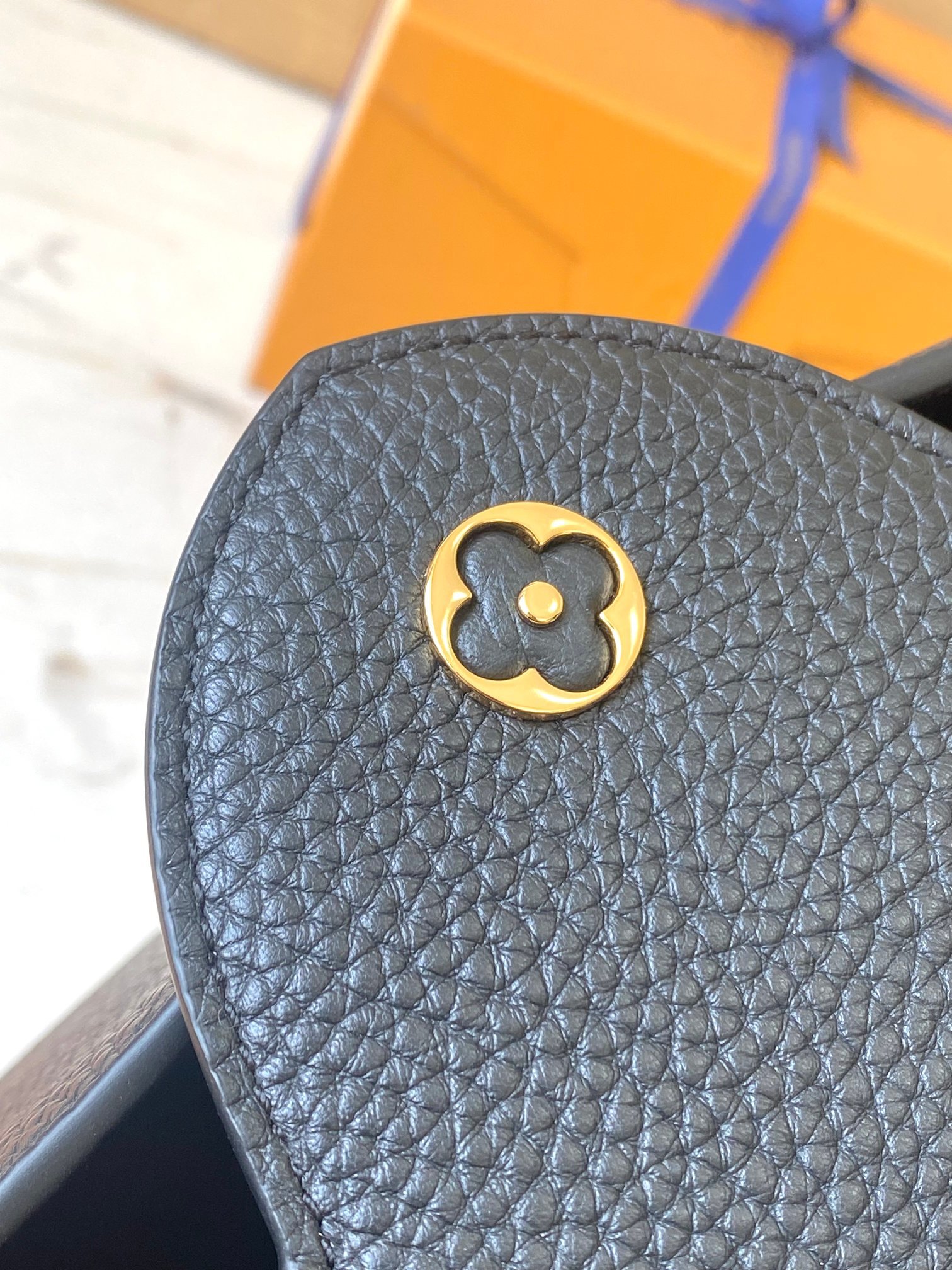 特级原厂皮M23084黑色白贝壳扣全皮cap那英款系列七夕限定款/中号CapucinesBB手袋出自LV