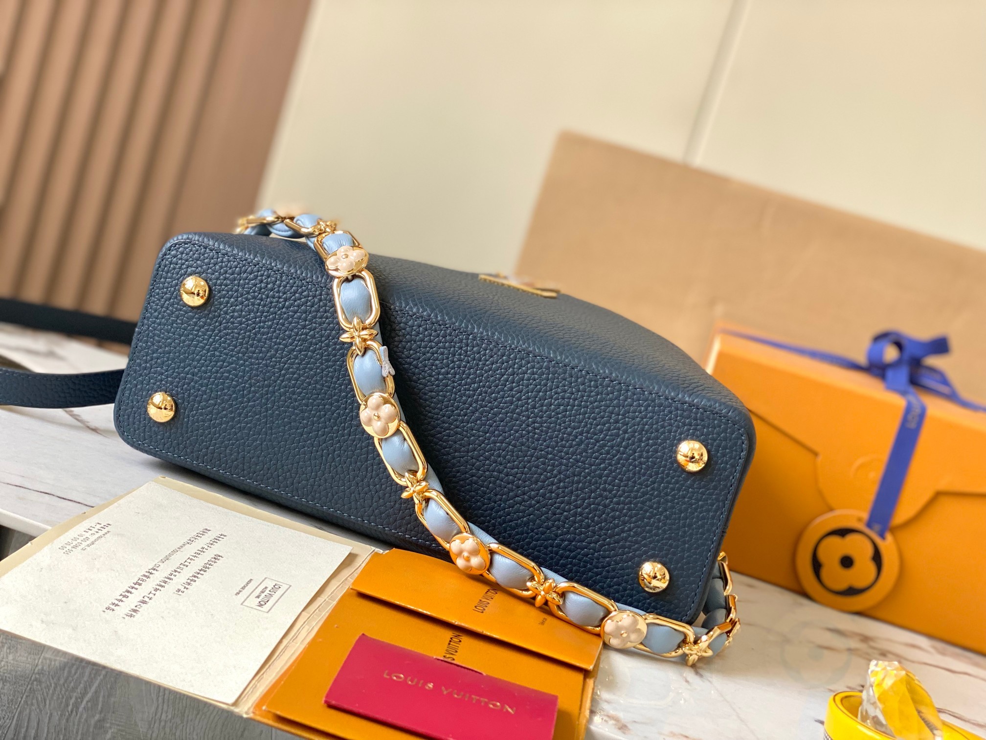 特级原厂皮M23199深蓝贝壳扣升级版五金Capucines中号手袋组合搭配多种材质和纹理取材Tauri
