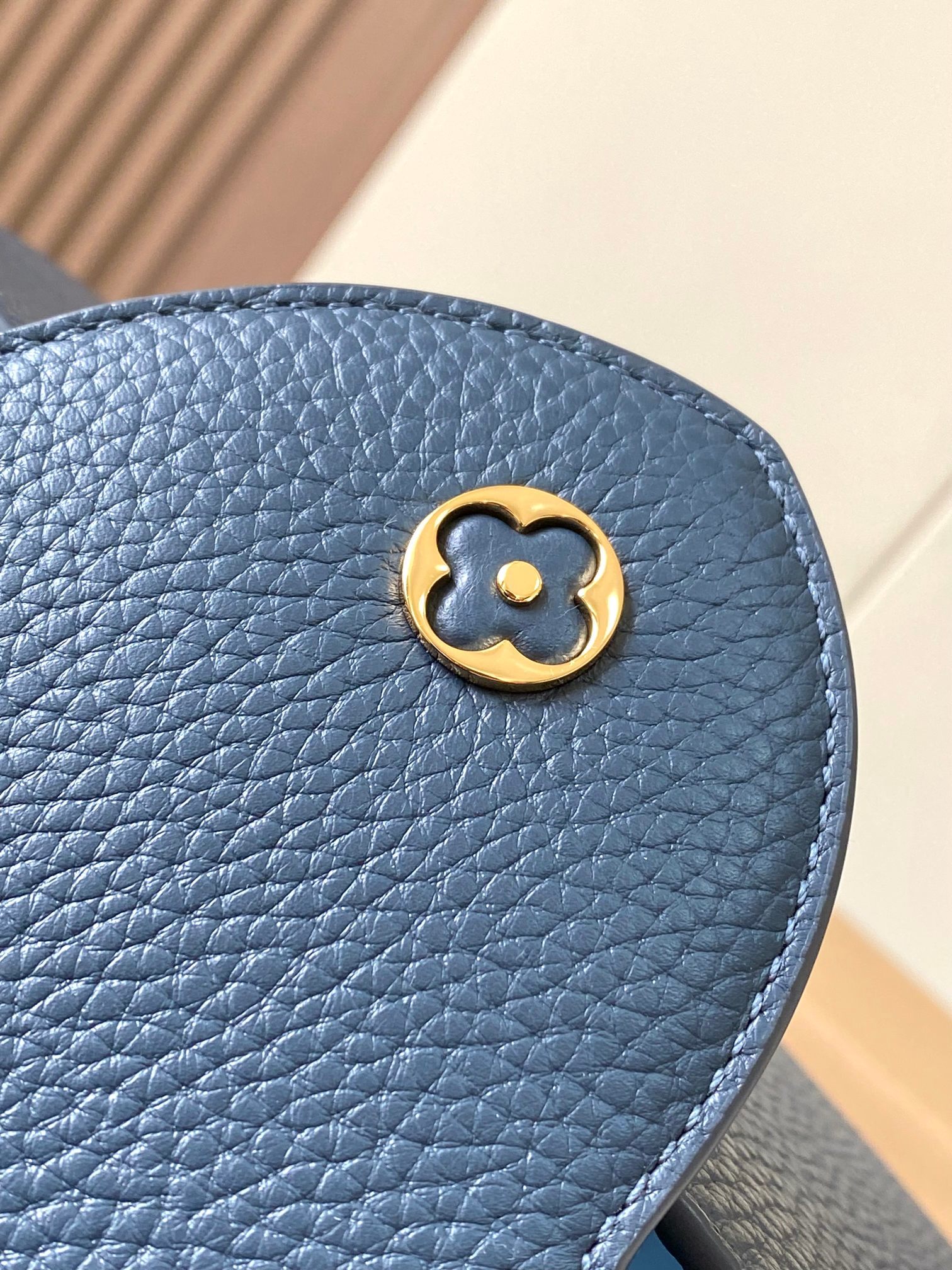 特级原厂皮M23199深蓝贝壳扣升级版五金Capucines中号手袋组合搭配多种材质和纹理取材Tauri