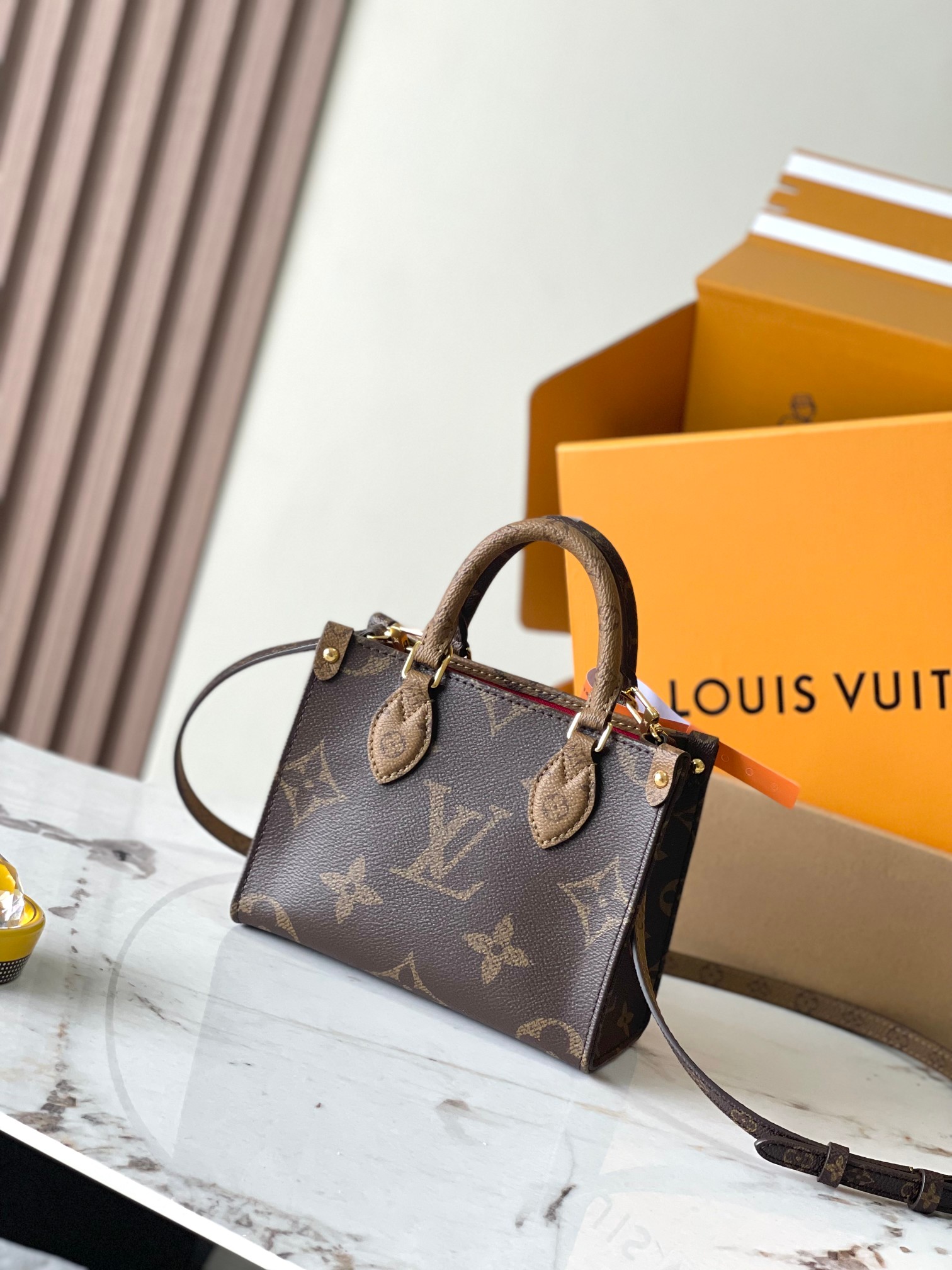 Louis Vuitton LV Saumur Sacs À Main Tout en acier M46839