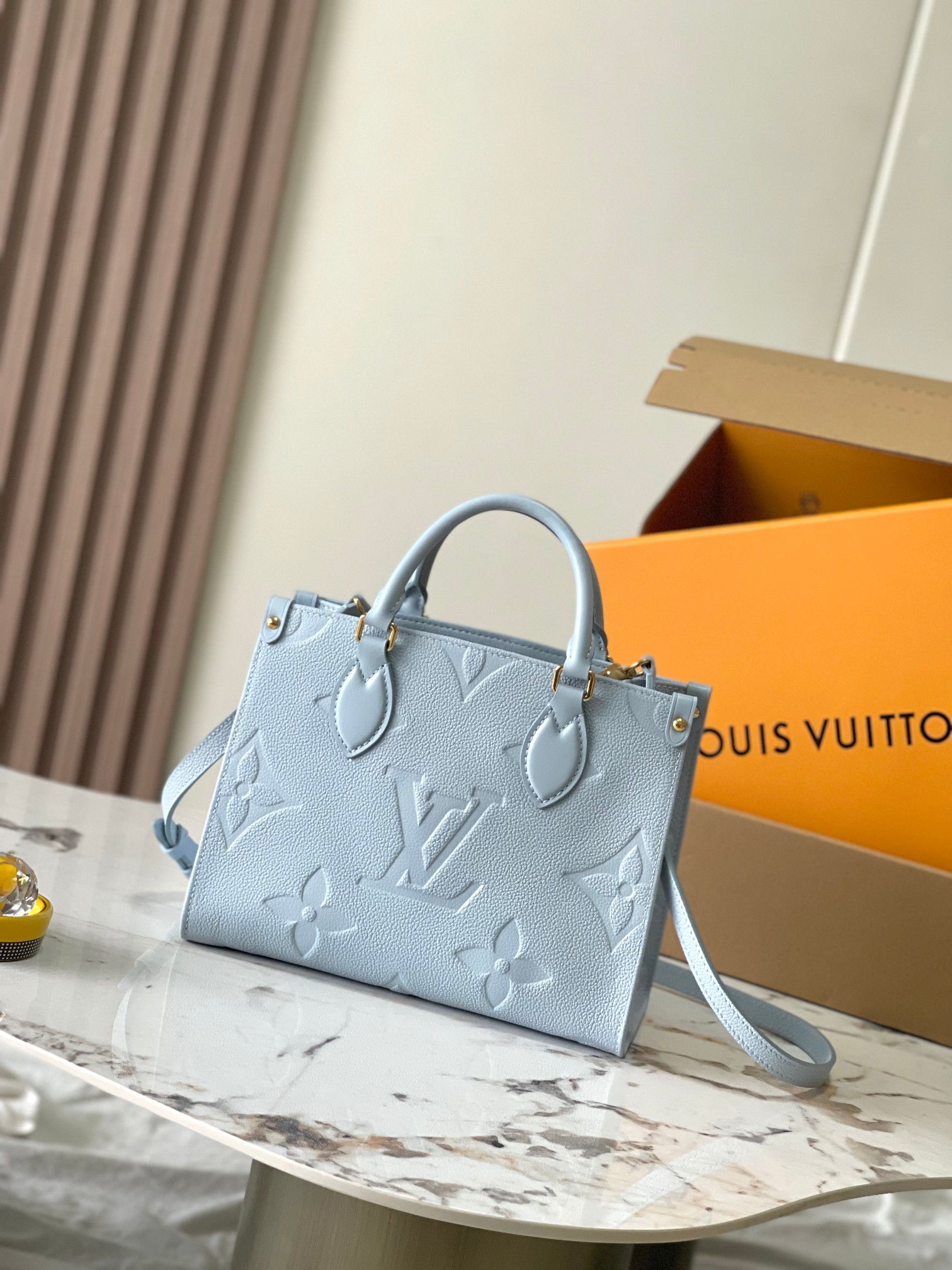 Louis Vuitton LV Onthego Tassen handtassen Blauw Lichtblauw Al staal M46840