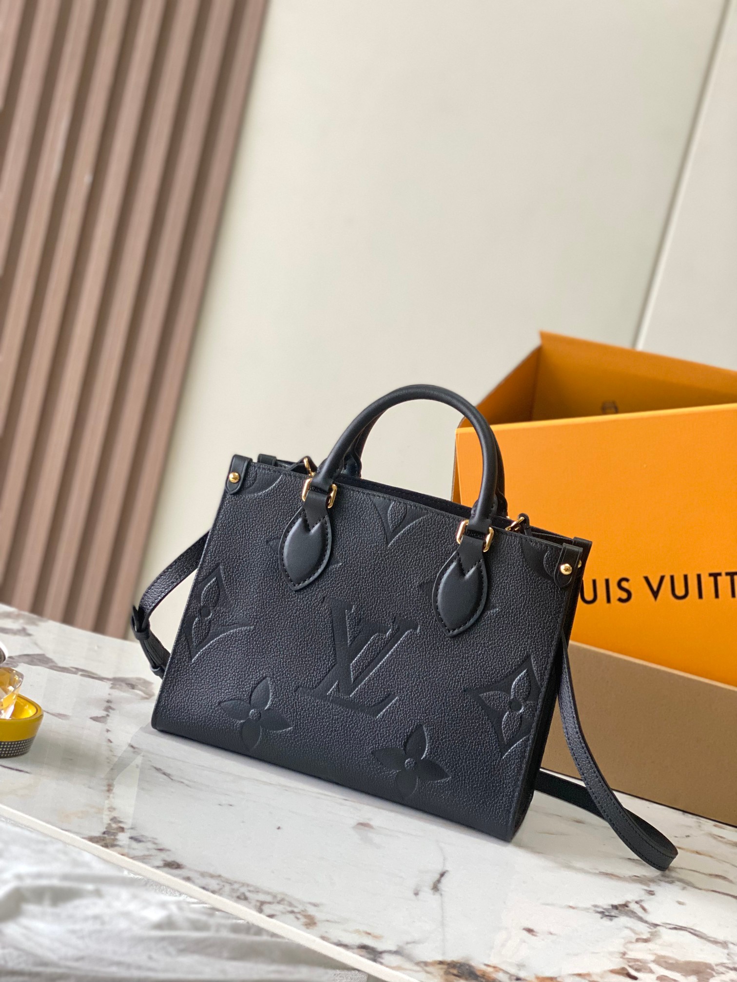 Louis Vuitton LV Onthego Tassen handtassen Zwart Al staal M45653