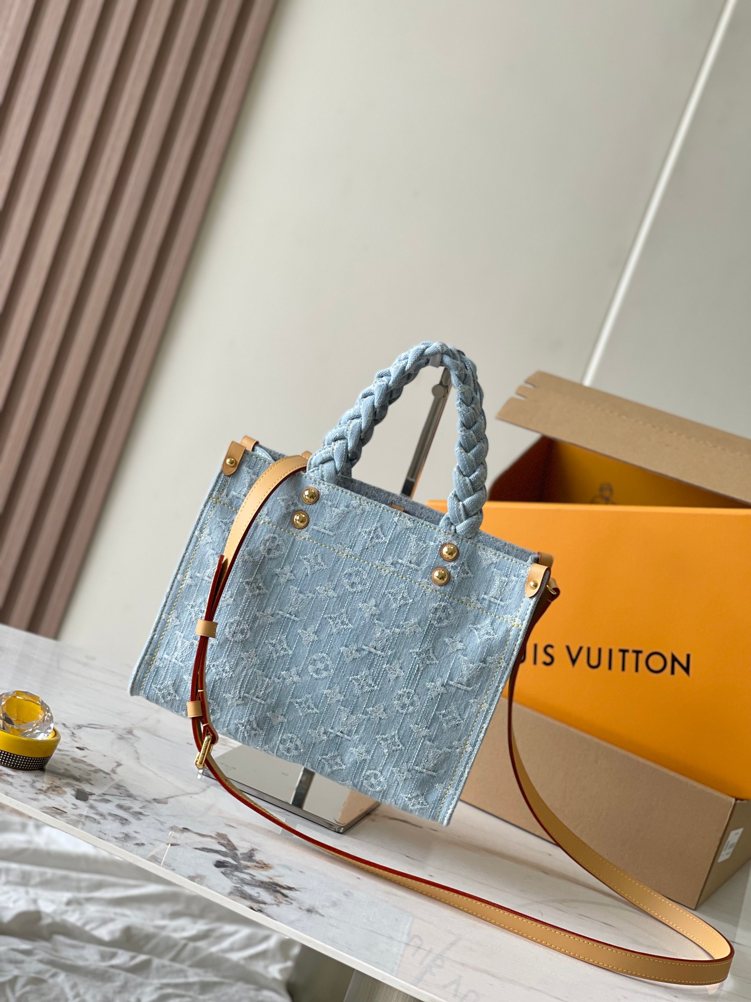 Louis Vuitton LV Onthego Mode
 Sacs À Main Sacs Cabas Bleu Tout en acier M24897