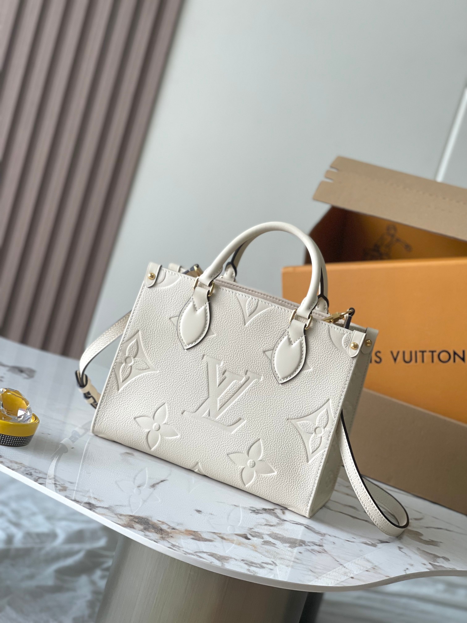 Louis Vuitton LV Onthego Tassen handtassen Wit Al staal M46569