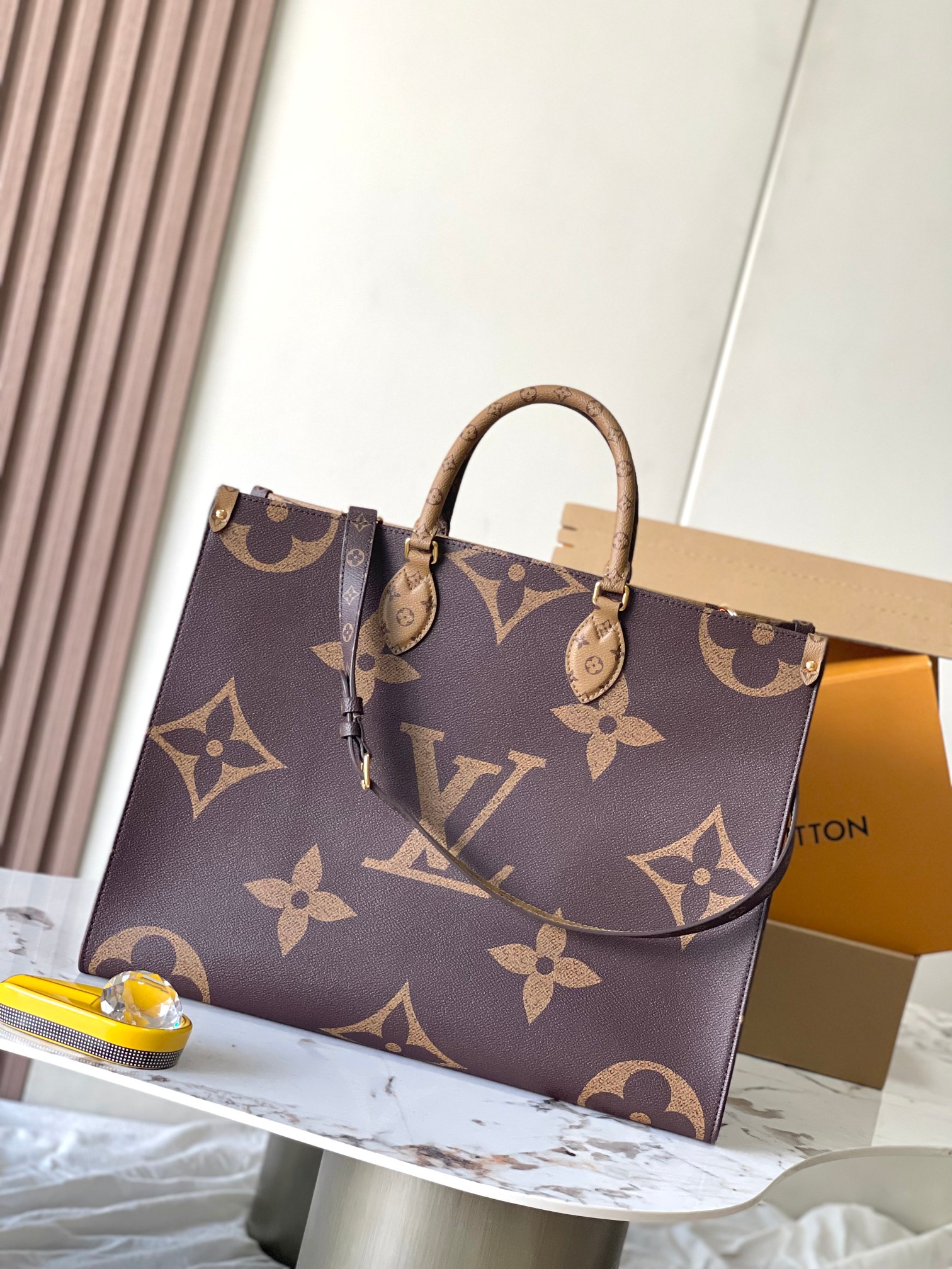 Louis Vuitton LV Onthego Taschen Handtaschen Alle Stahl M46823