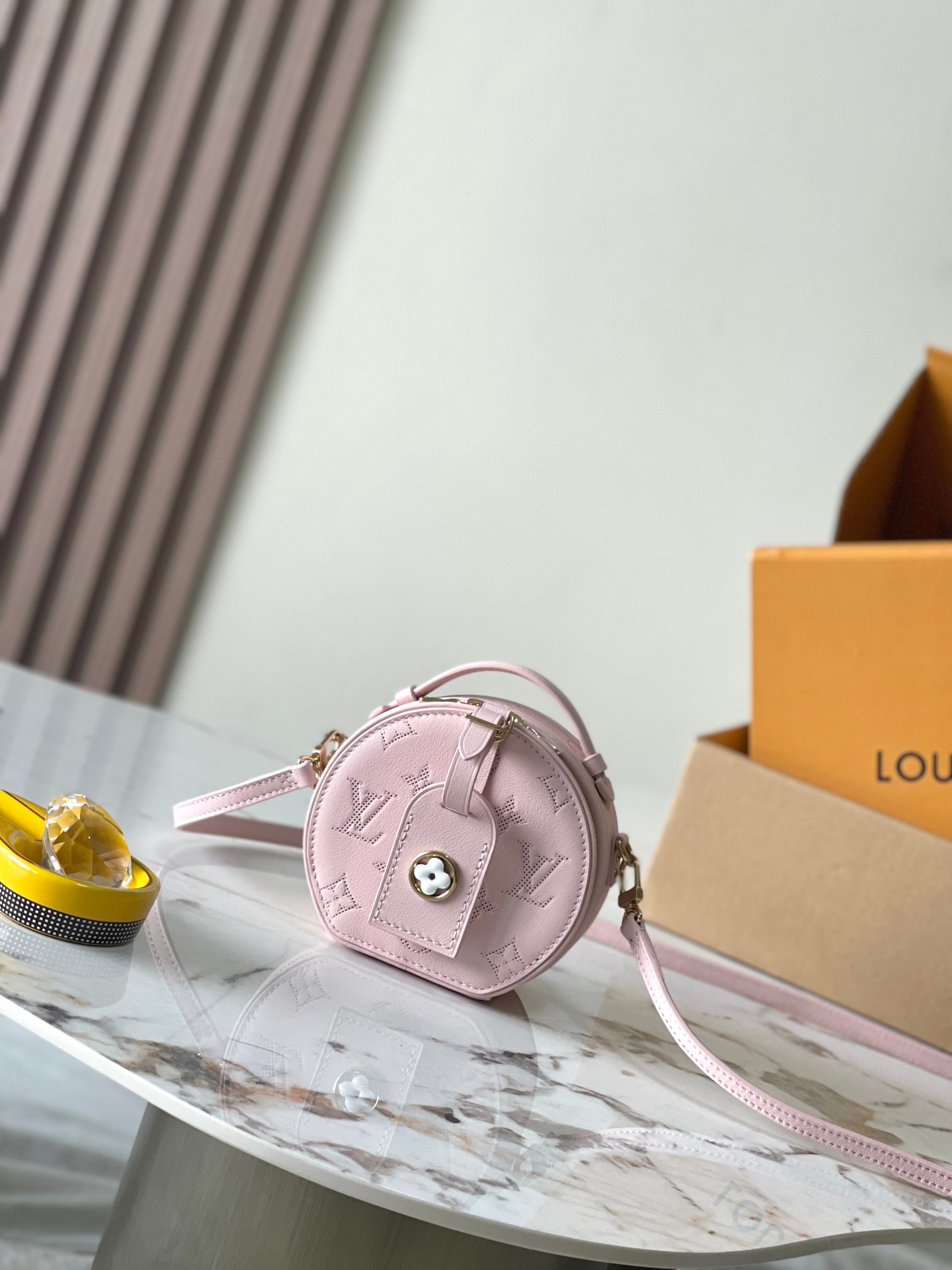 Louis Vuitton LV Boite Chapeau Sacs À Main Couleur rose Tout en acier Mini M11294