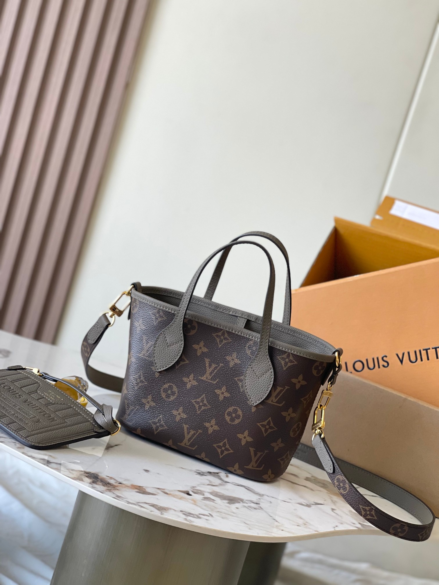 Louis Vuitton LV Neverfull Sacs À Main Gris éléphant Tout en acier Cuir de vache M12109