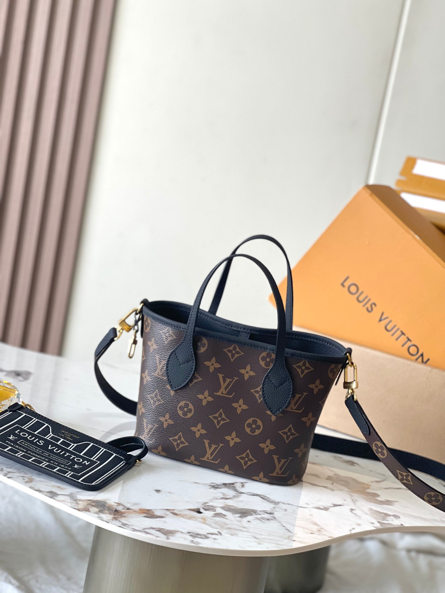 Louis Vuitton LV Neverfull En ligne
 Sacs À Main Noir Tout en acier Cuir de vache M12099