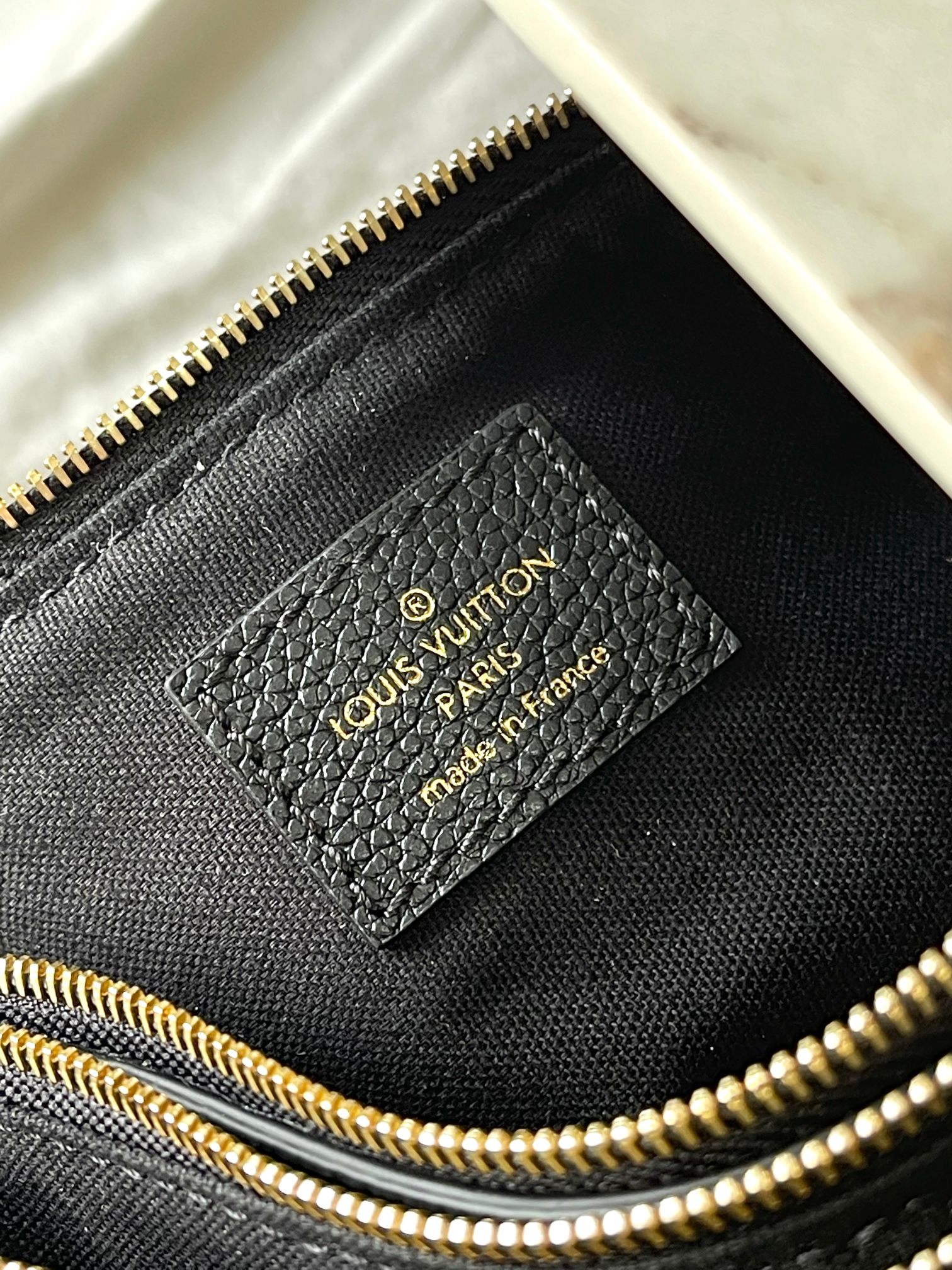 【特级MB原厂皮】
 Liv pochette 手袋 牛皮压纹Liv pochette double设计